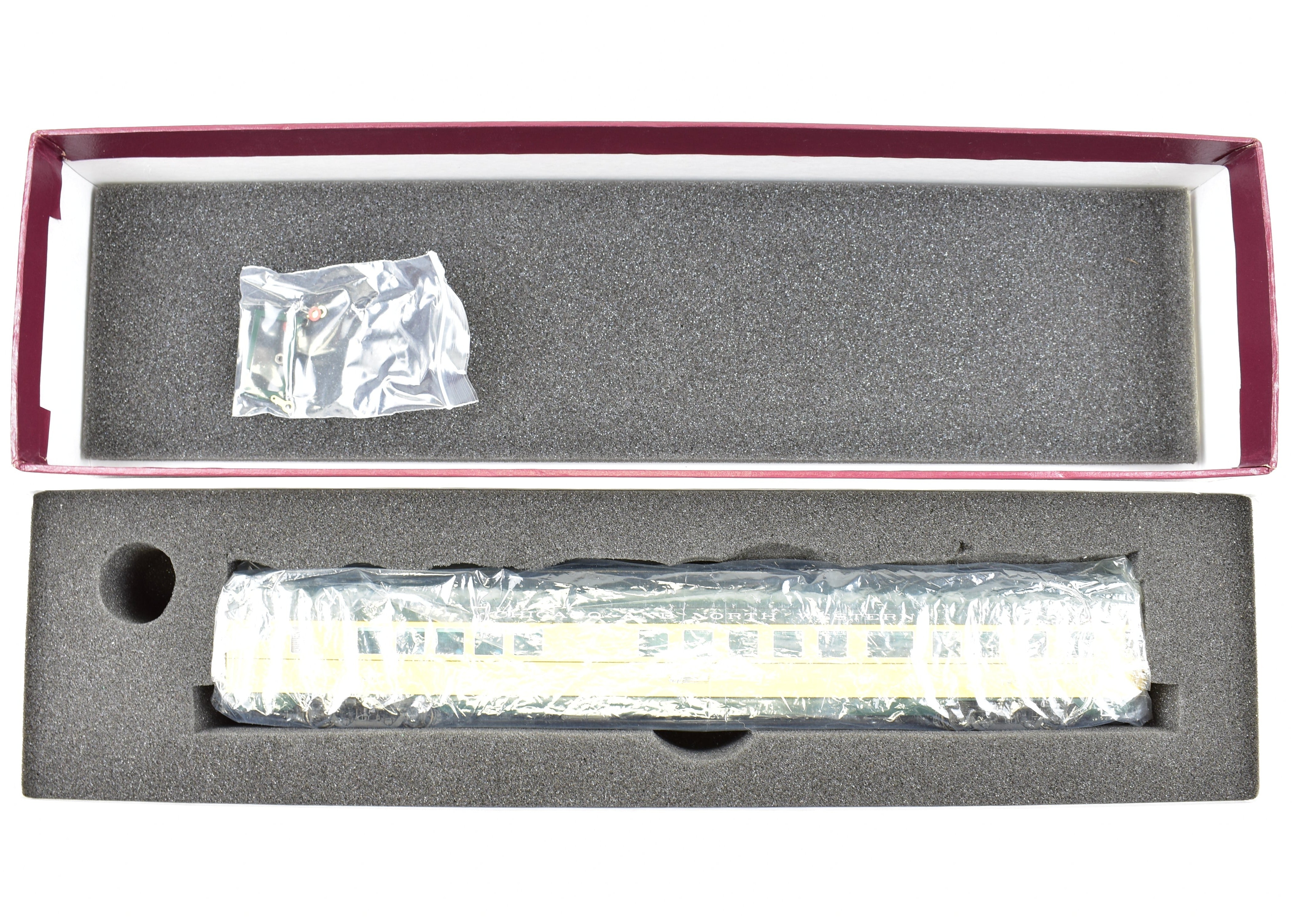 HO Scale Brass C&NW - Chicago and North Western 400 Observation FP 7201 Railway Classic Model