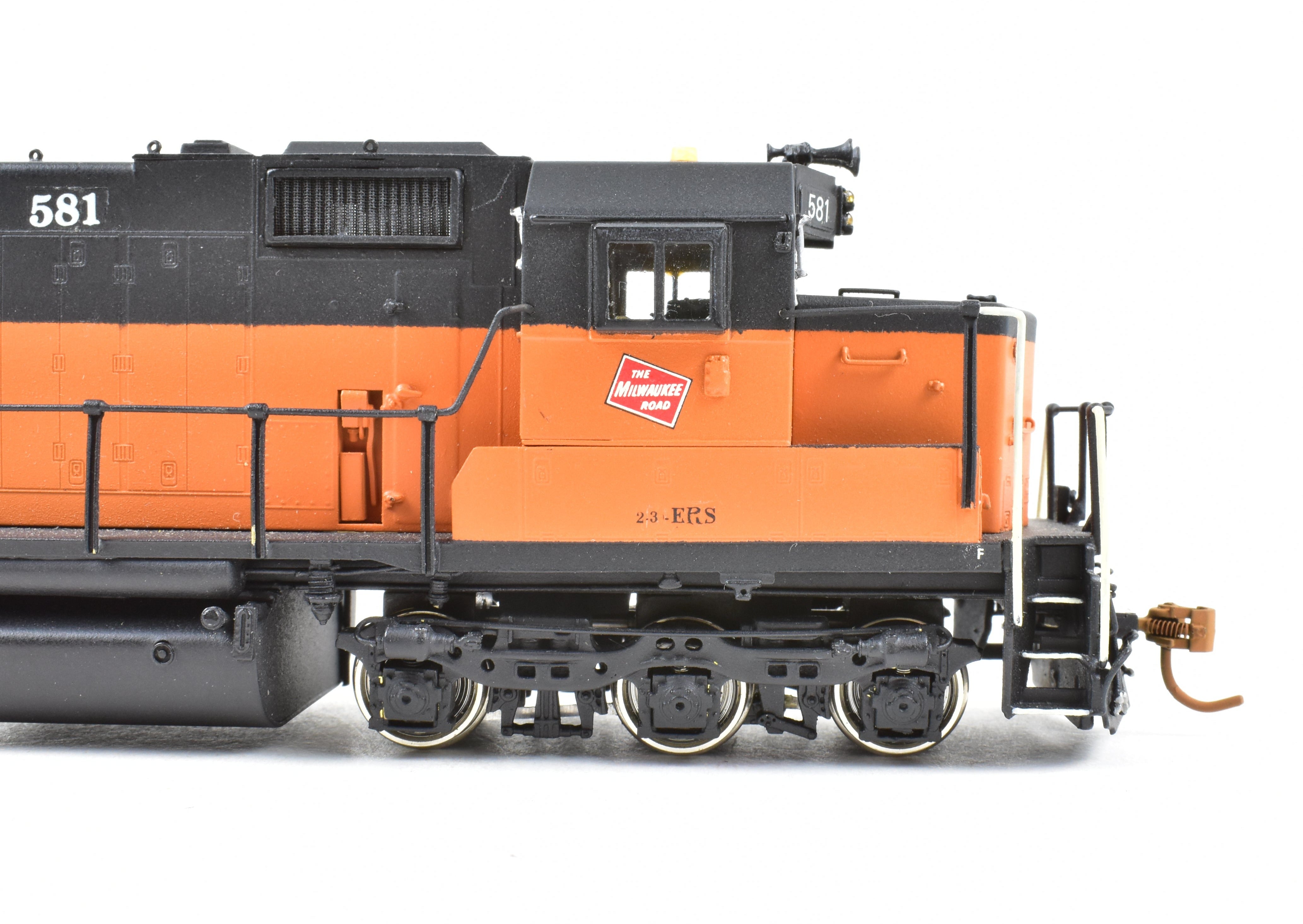 HO Scale Brass OMI MILW - Milwaukee Road EMD SDL39 Custom Painted Locomotive #581