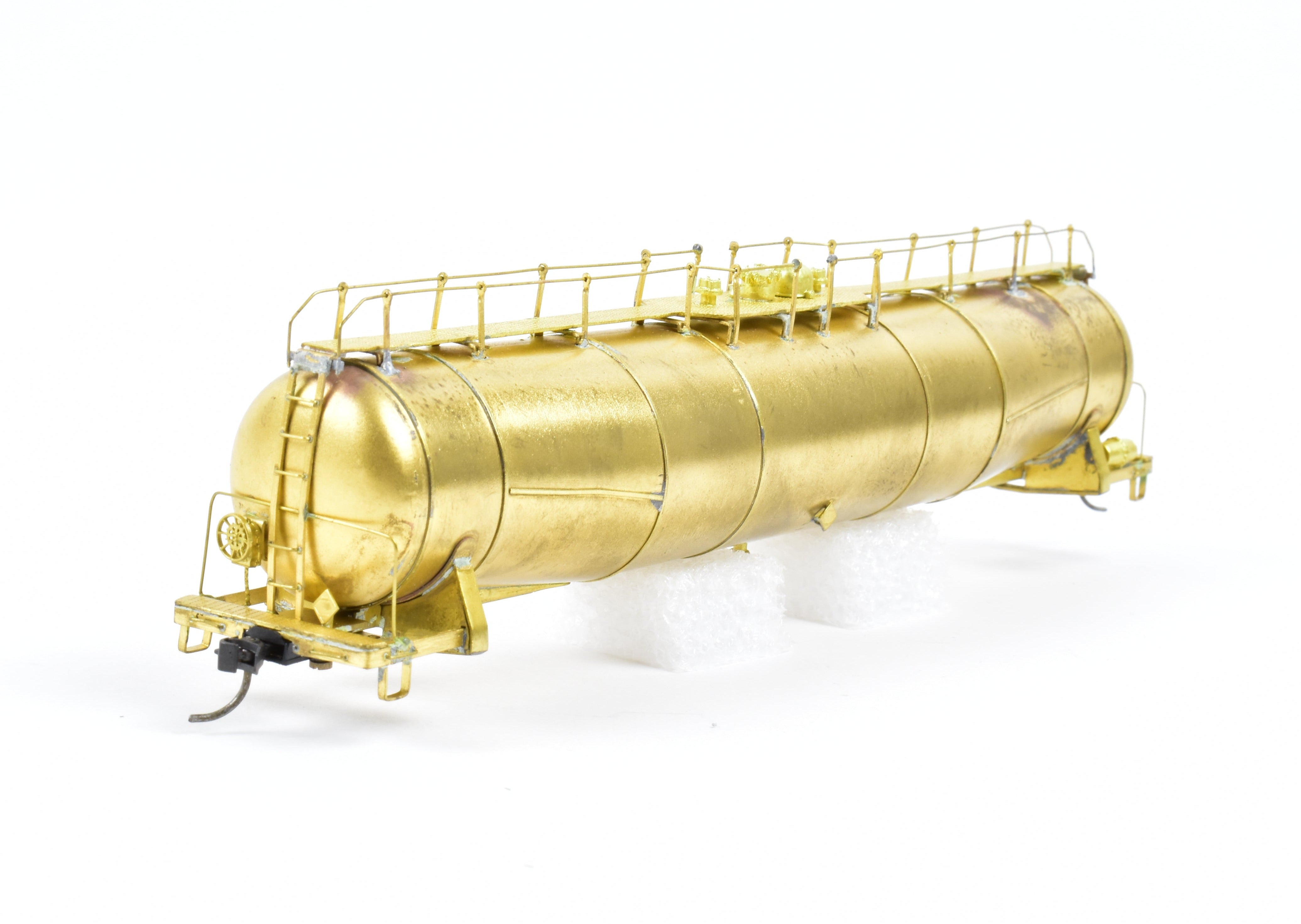 HO Brass Alco Models ACF 29,000 Gallon Unpainted Tank Car without Trucks