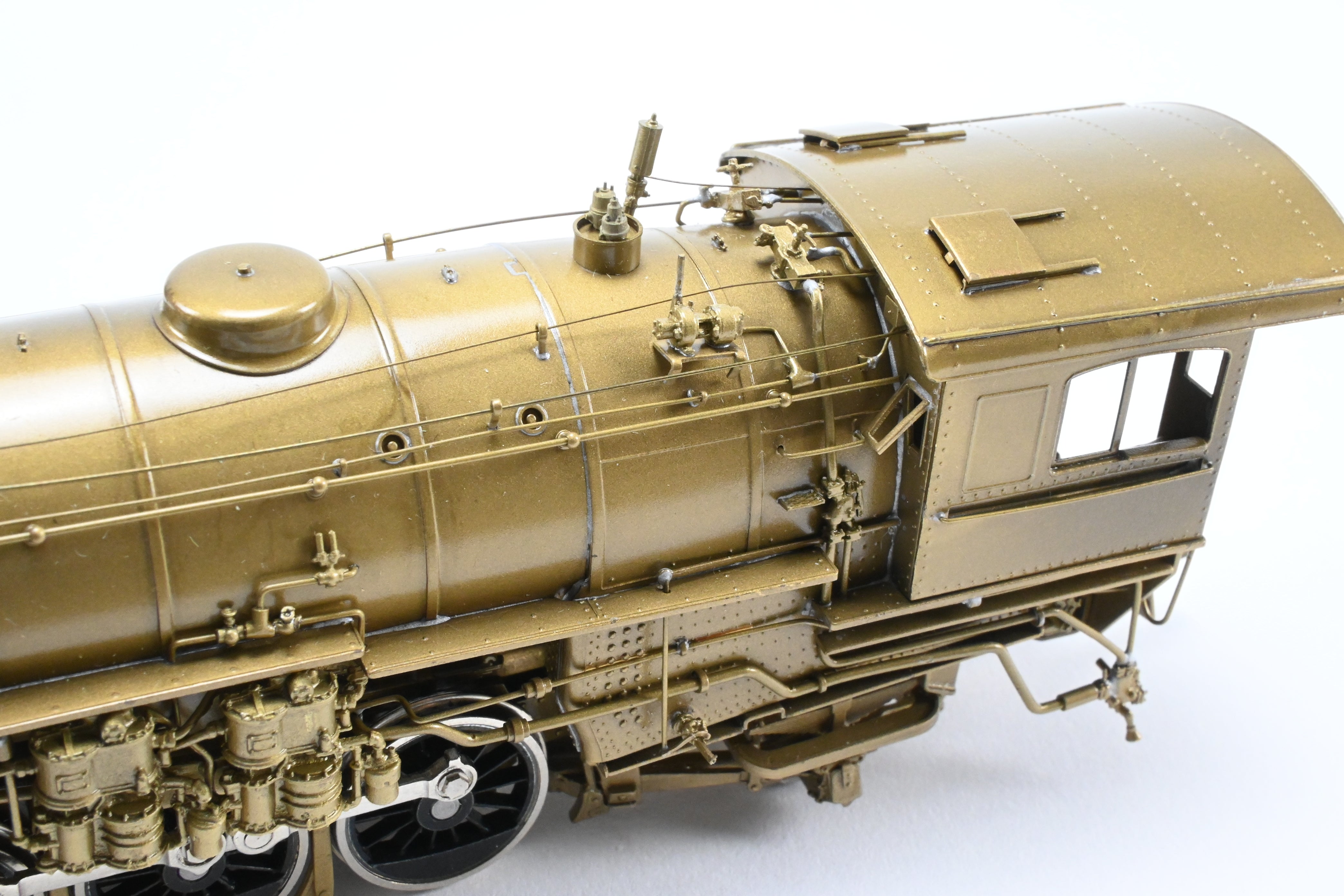 HO Scale Brass Pacific Fast Mail (PFM) Model Train - United D&RGW - Denver & Rio Grande Western 2-10-2 Early Version F-81 Crown Model with High - Detail Features
