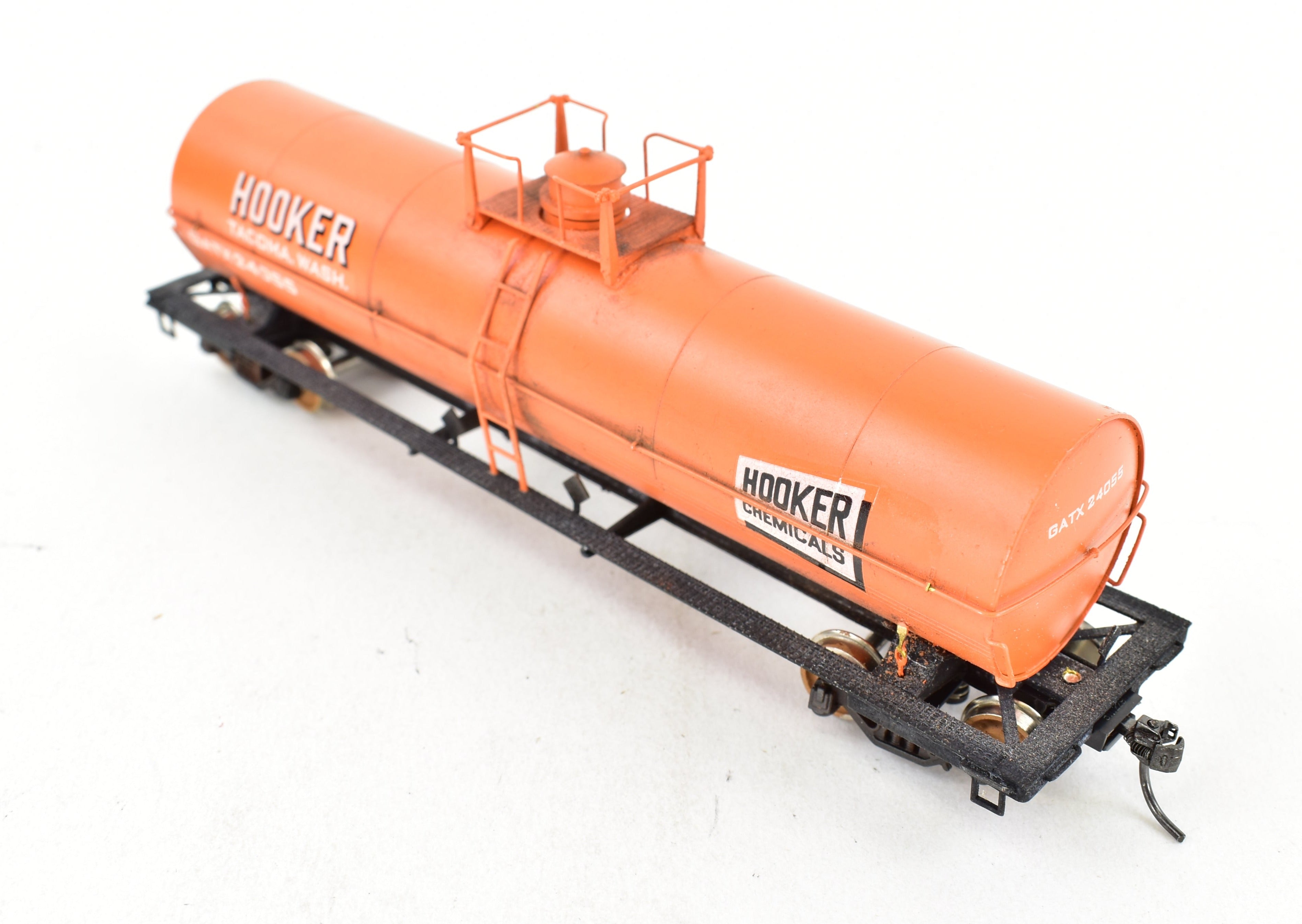 HO Scale Brass Precision Scale Co. 12,000 Gallon Weathered Orange Hooker Chemicals Tank Car Model with FP Design