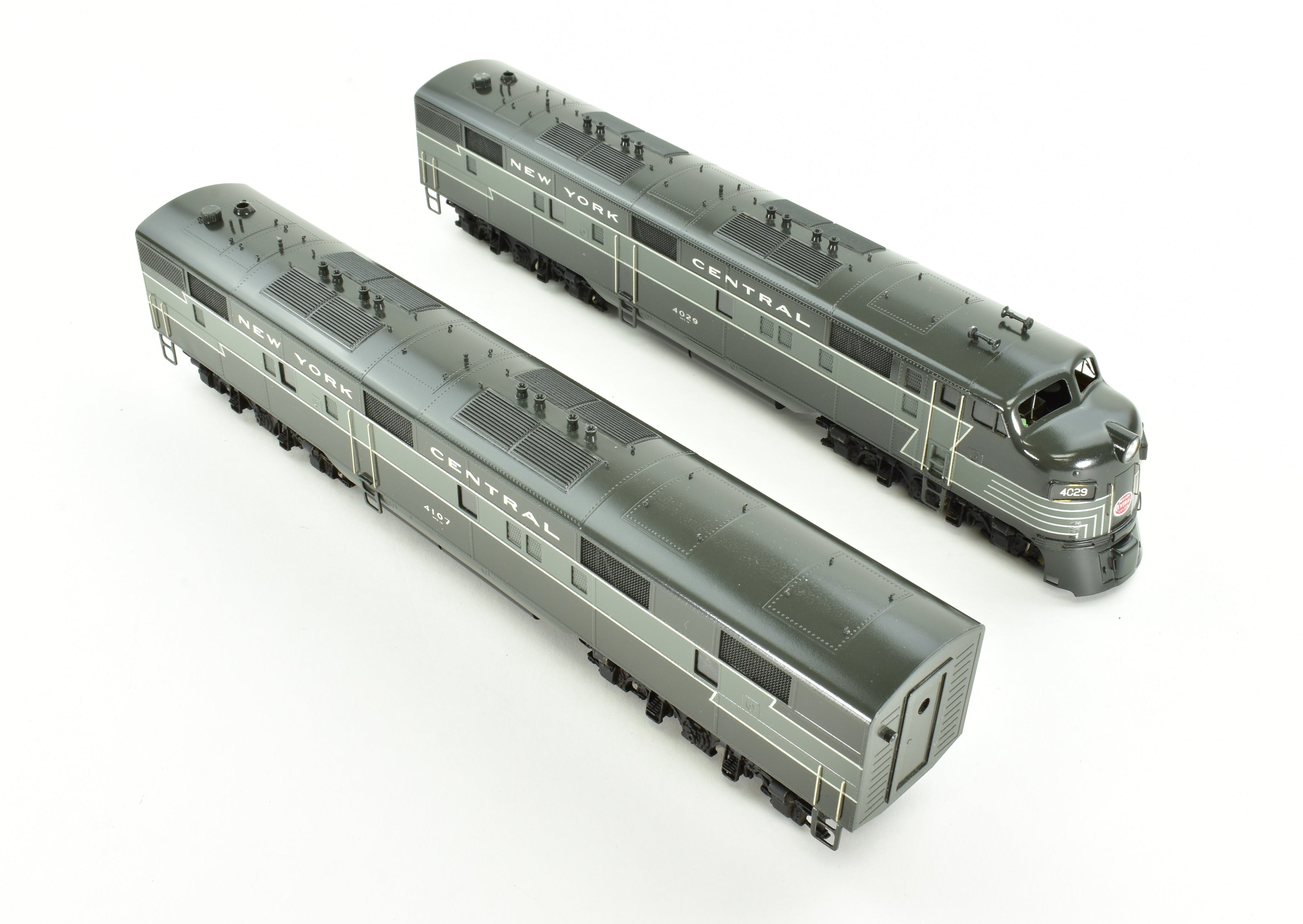 HO Scale Brass Model Train Set - Erie Limited NYC - New York Central 1948 20th Century Limited with 2 E7 A/B Locomotives and 9-Car Set