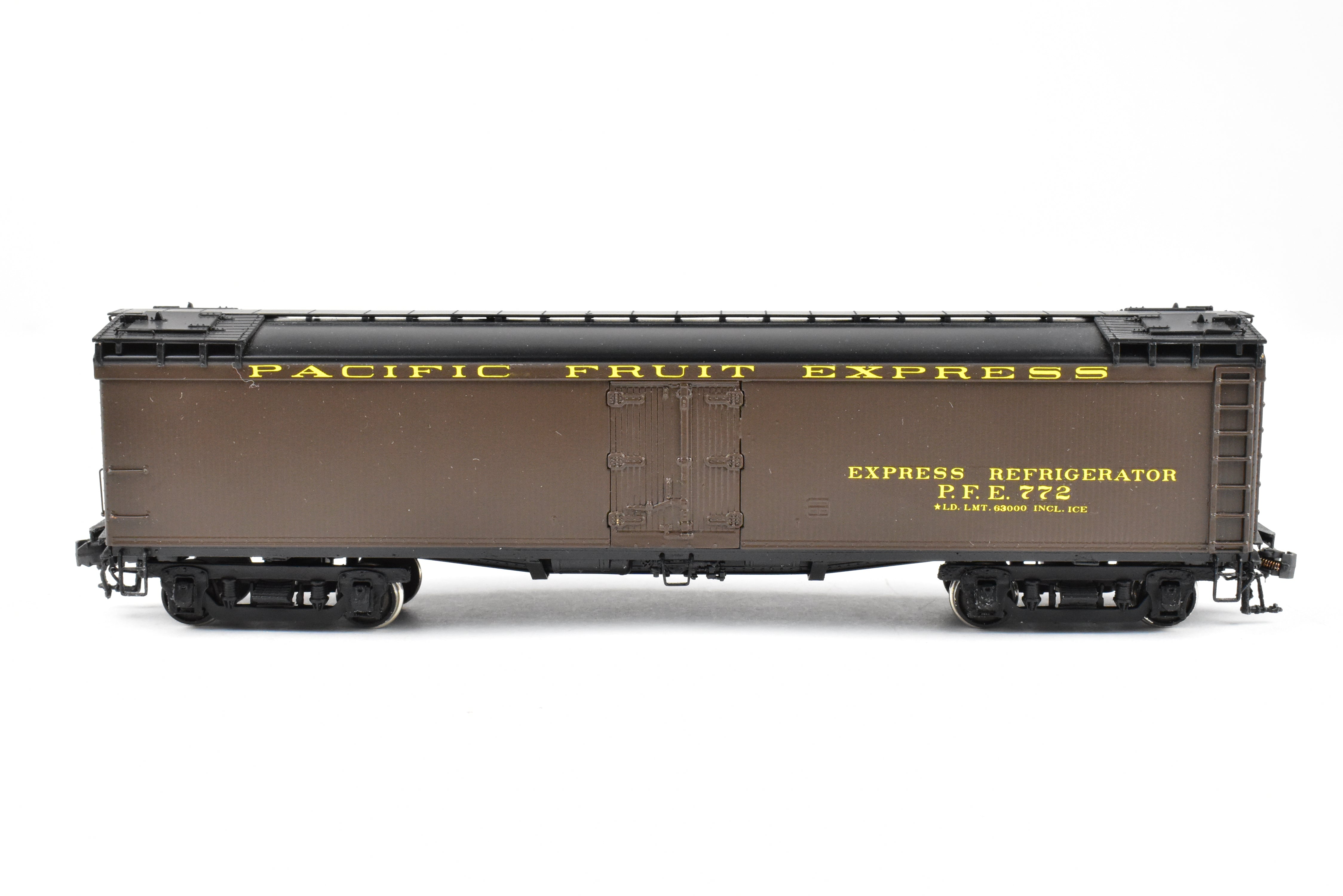 HO Brass WP Car Corp. PFE Pacific Fruit Express Reefer No. 772 Factory Painted