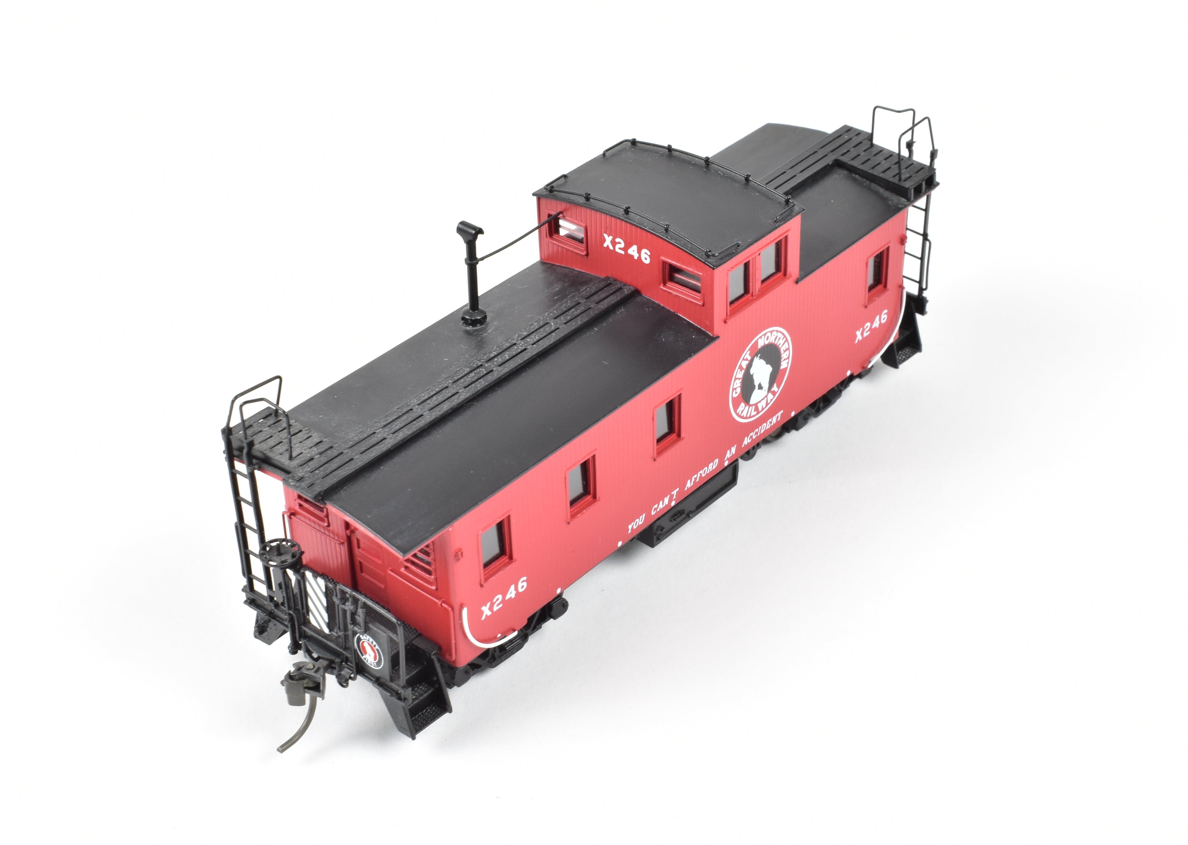 HO Brass OMI Overland Models' Great Northern 30' Lighted Wood Sided Caboose #X246