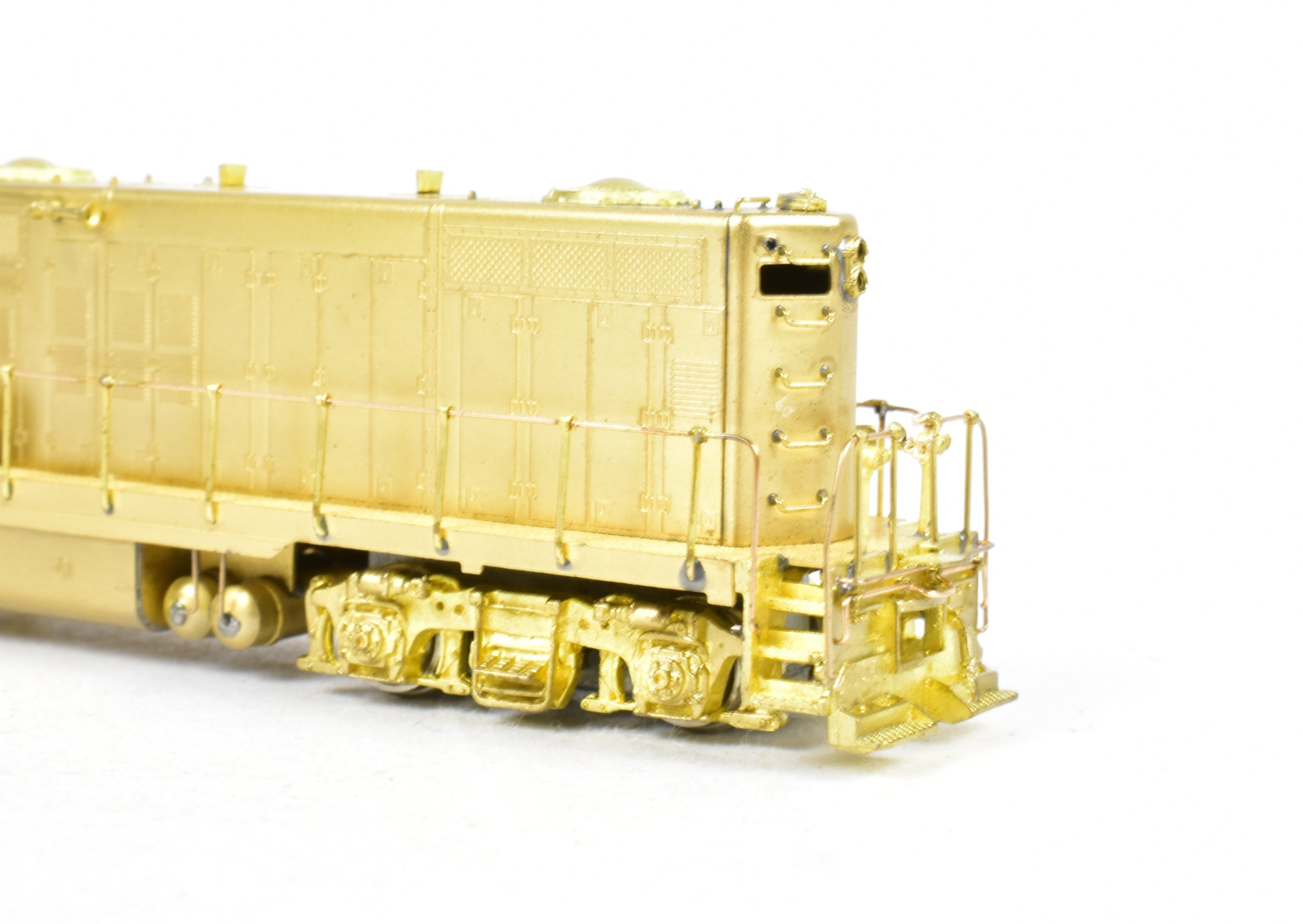 N Scale Brass Hallmark Model EMD GP - 9 Standard Version Train Model with Detachable Dynamic Brakes for Various Road Layouts