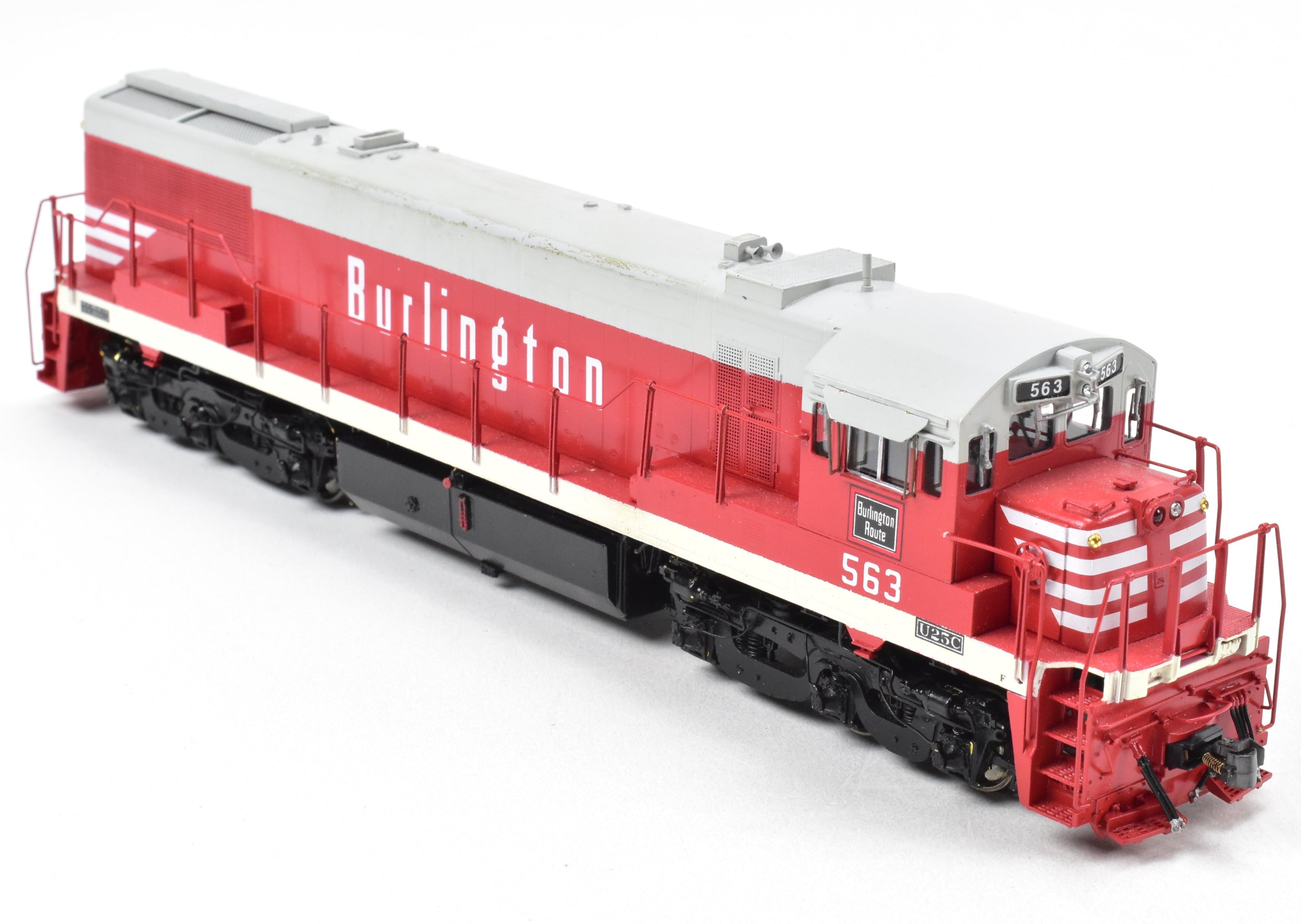 HO Brass OMI CB&Q Burlington Route GE U-28C (U-25C Carbody) Pro-Paint #563