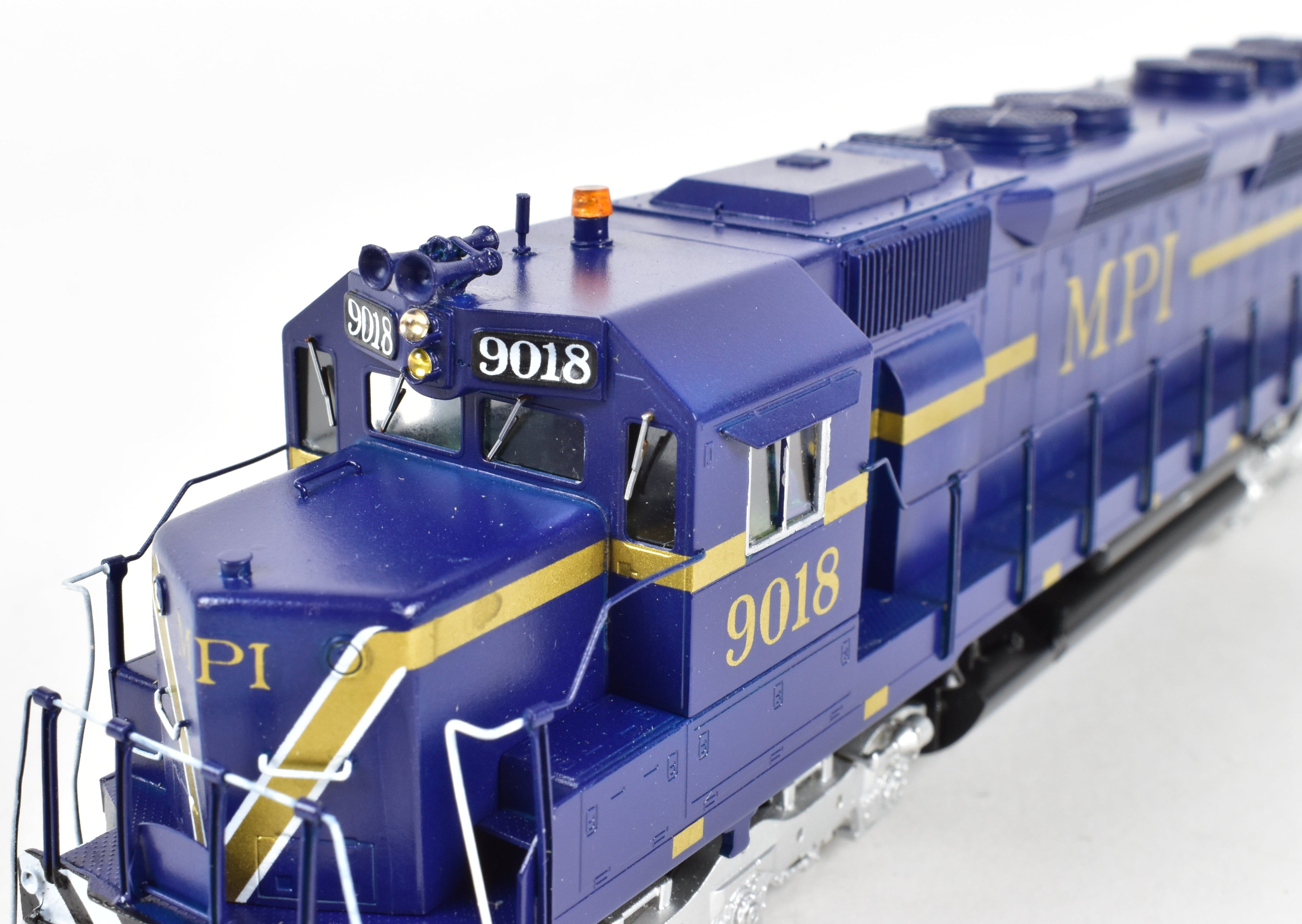 HO Scale Brass Hallmark Models MPI - Motive Power International EMD SD45 Diesel Locomotive Standard Version with C/P No. 9018