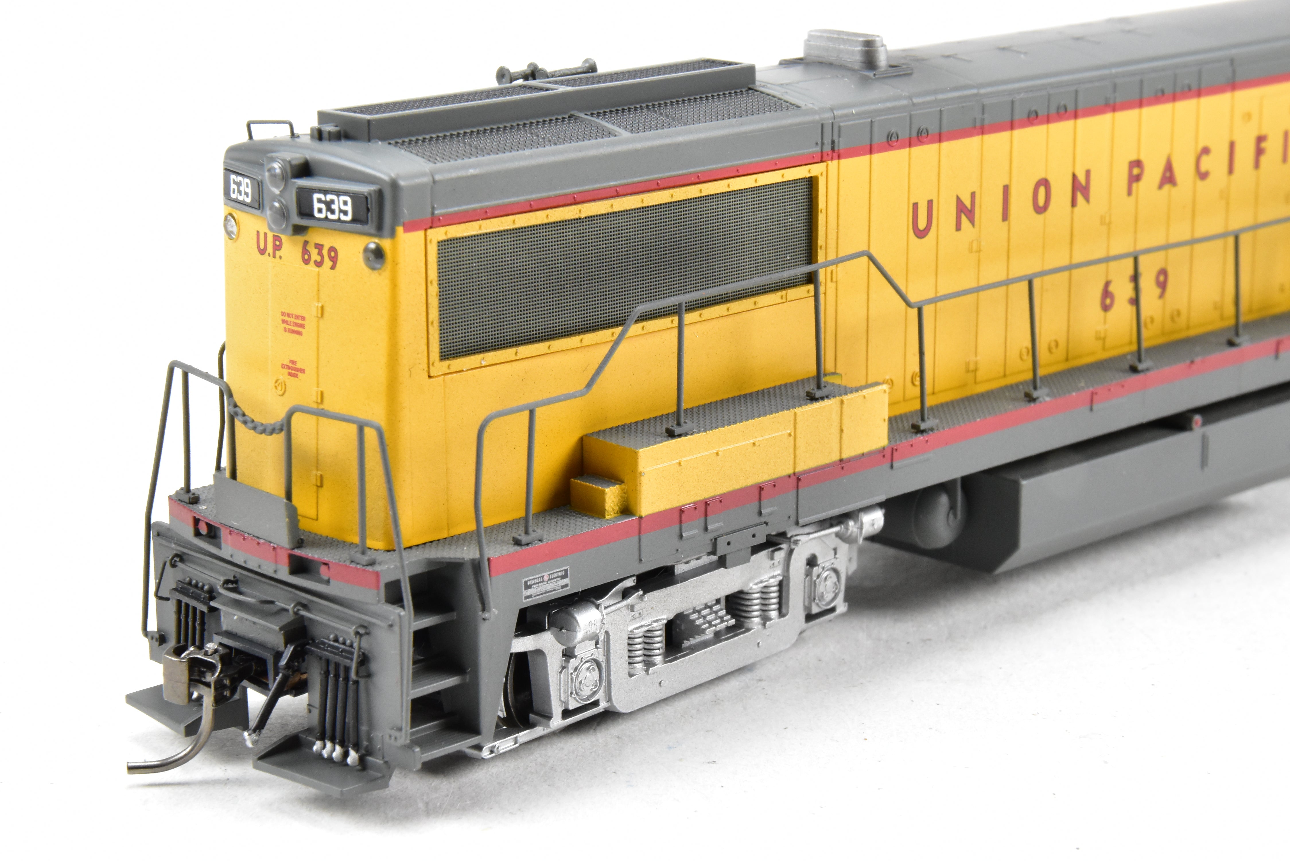 HO Scale Con Bowser Executive Series Union Pacific GE U25B Locomotive Model with ESU DCC & Sound Function, Featuring FP No. 639 and Weathered Appearance