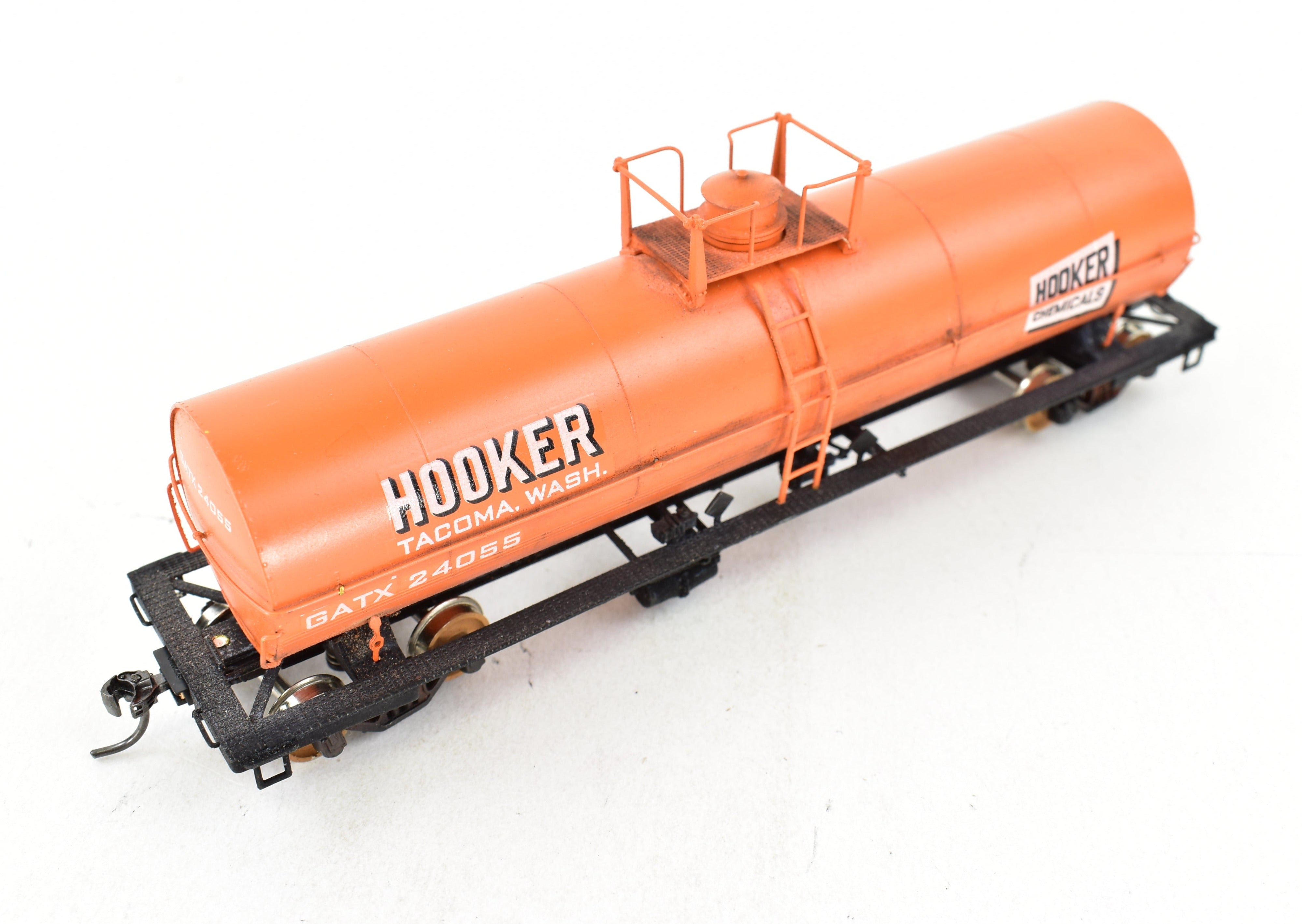 HO Scale Brass Precision Scale Co. 12,000 Gallon Weathered Orange Hooker Chemicals Tank Car Model with FP Design
