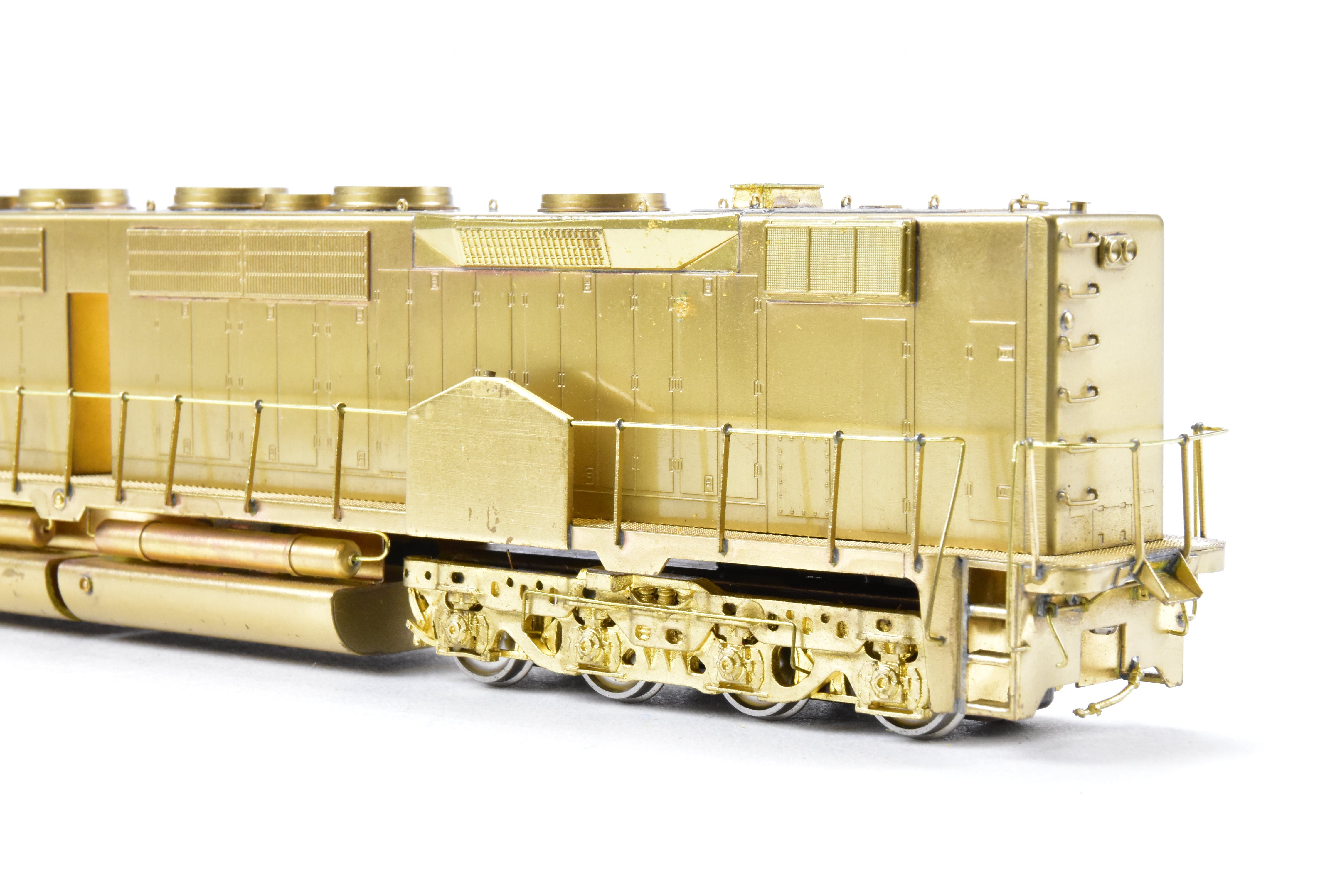 HO Scale Brass ALCO Model Union Pacific (UP) or Southern Pacific (SP) EMD DD - 35B Powered Booster Unit Model Train