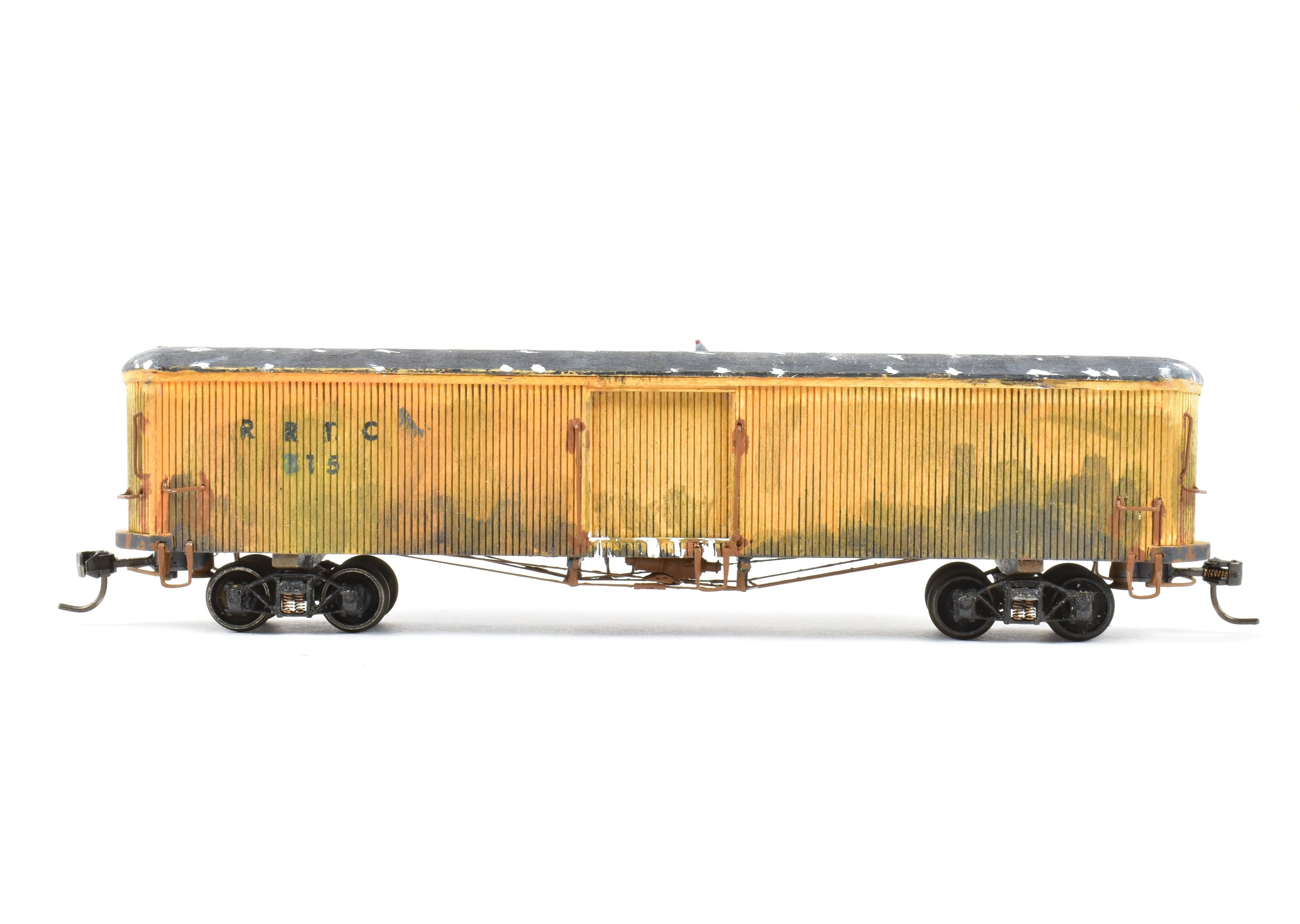 HO La Belle Woodworking Yellow #215 Fully Assembled Weathered Freight/Baggage Trailer