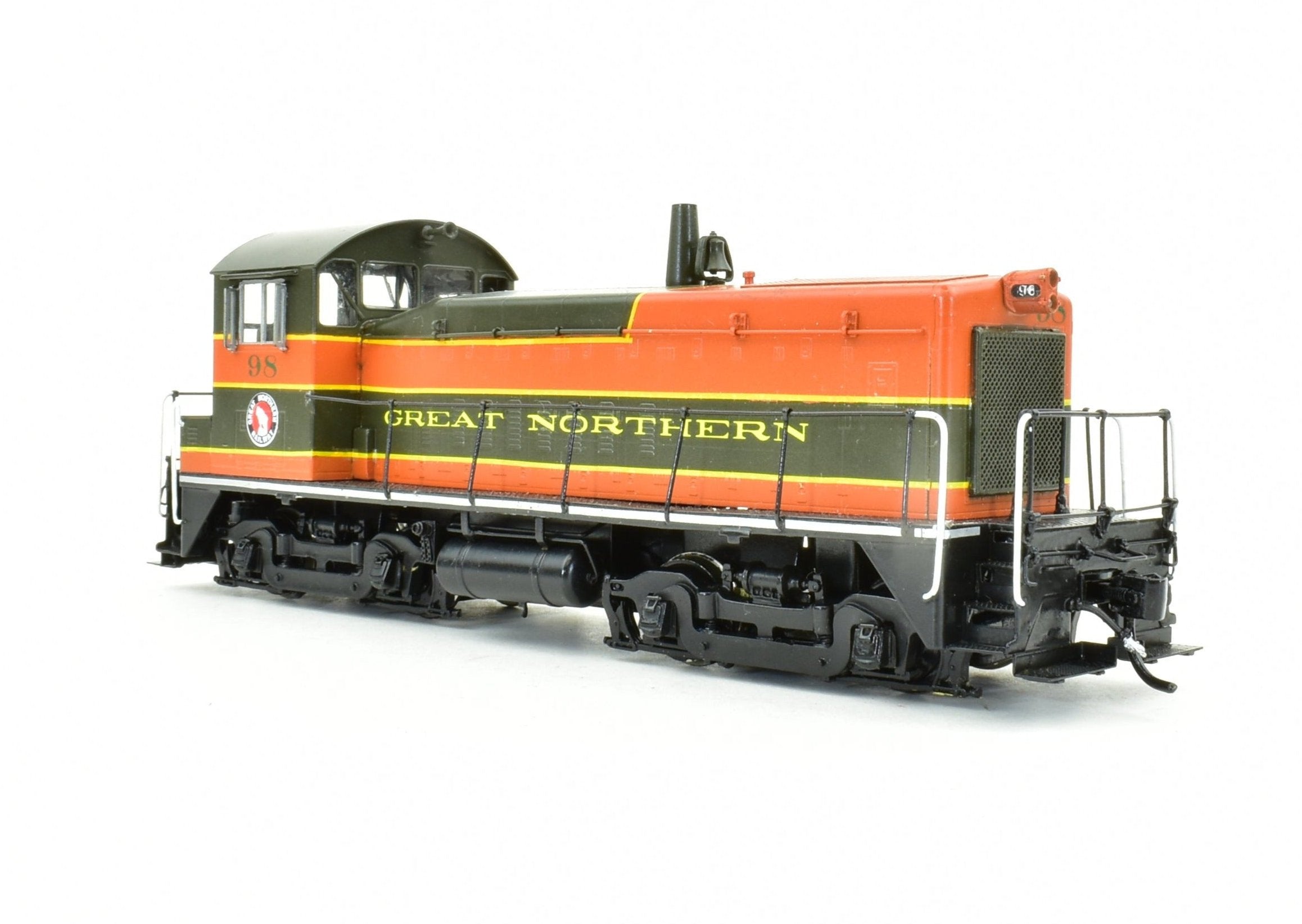 HO Scale Brass Great Northern EMD SW-8 800HP Pro-Painted Switcher by Oriental Limited