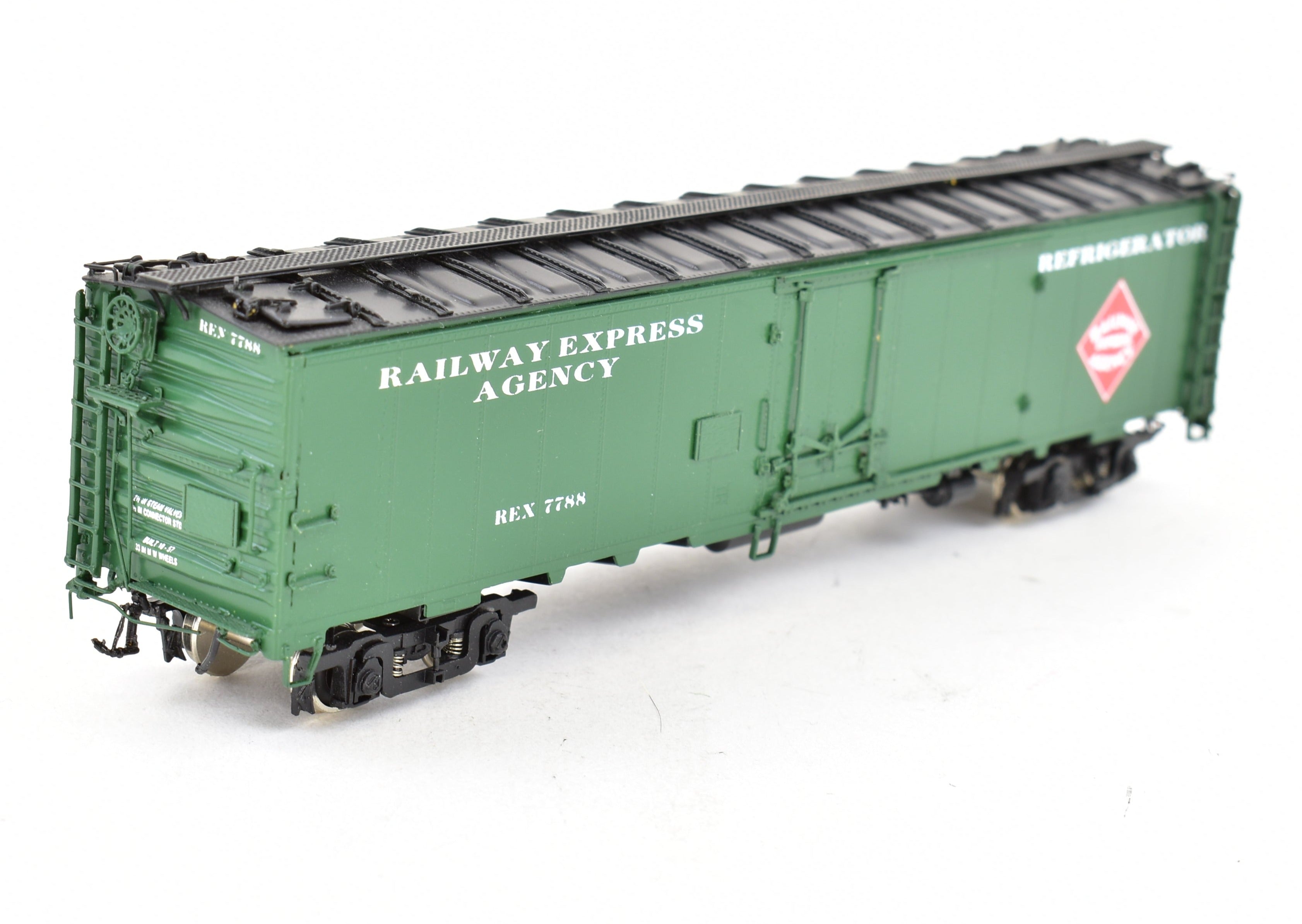 1993 HO Brass Challenger Imports 52' Steel Express Refrigerator Car