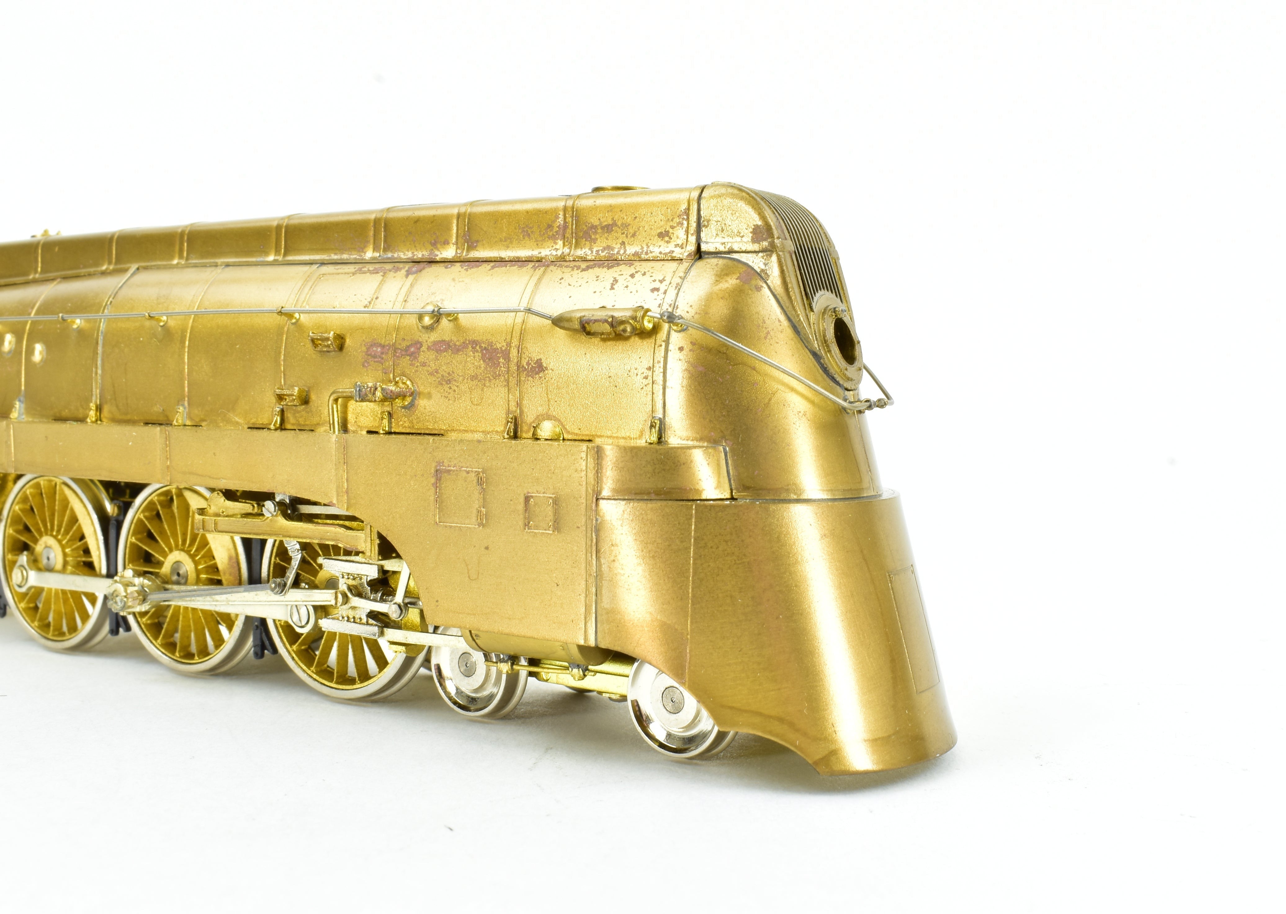 HO Scale Brass Model Train - Overland Models, Inc. MILW - Milwaukee Road 4-6-2 Pacific #151 Streamlined Chippawa, a Collectible Railroad Locomotive Model