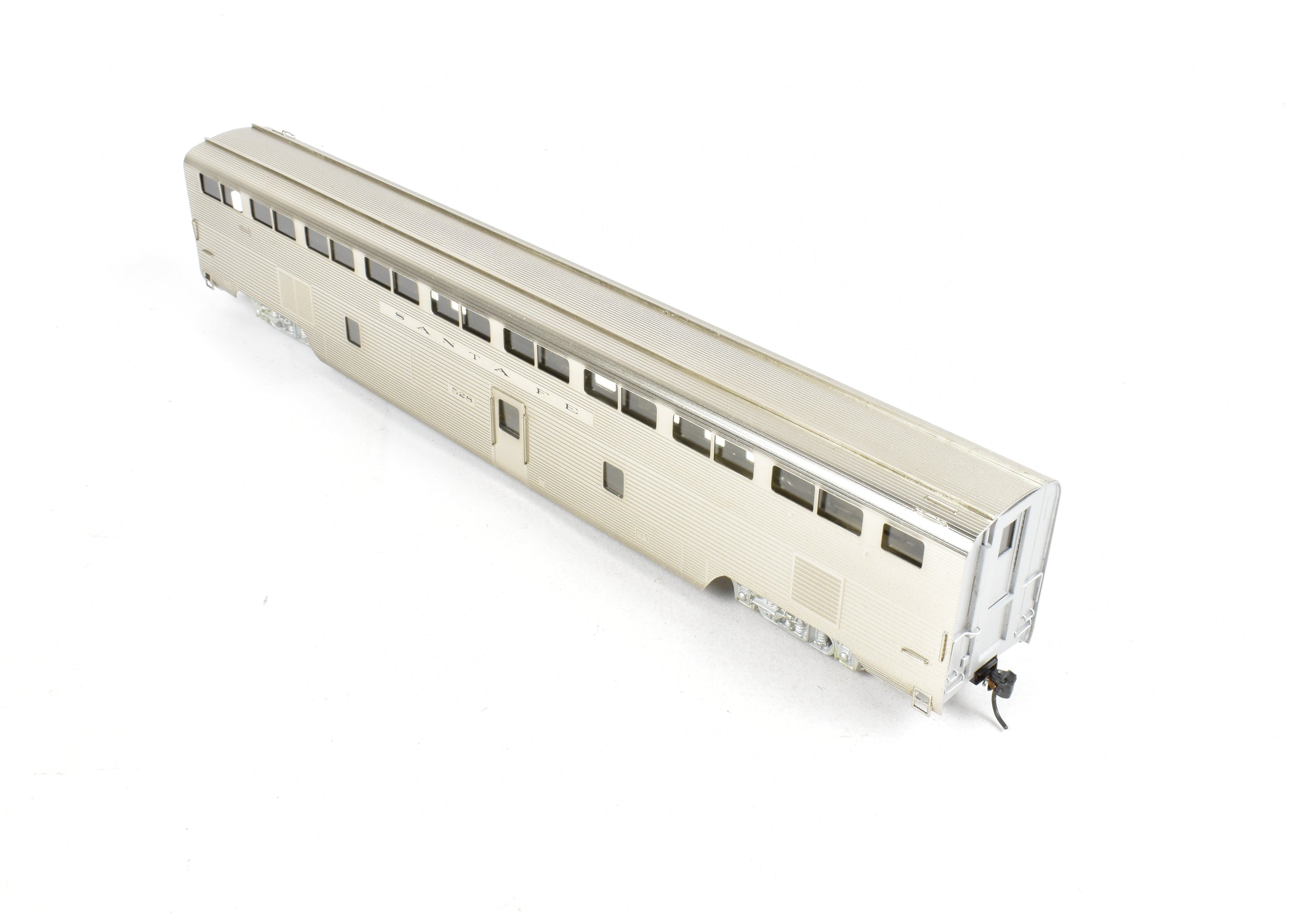 HO Scale Brass Model - Hi - Country Brass ATSF Santa Fe 500 Series High - Level Transition Chair Car Number 528