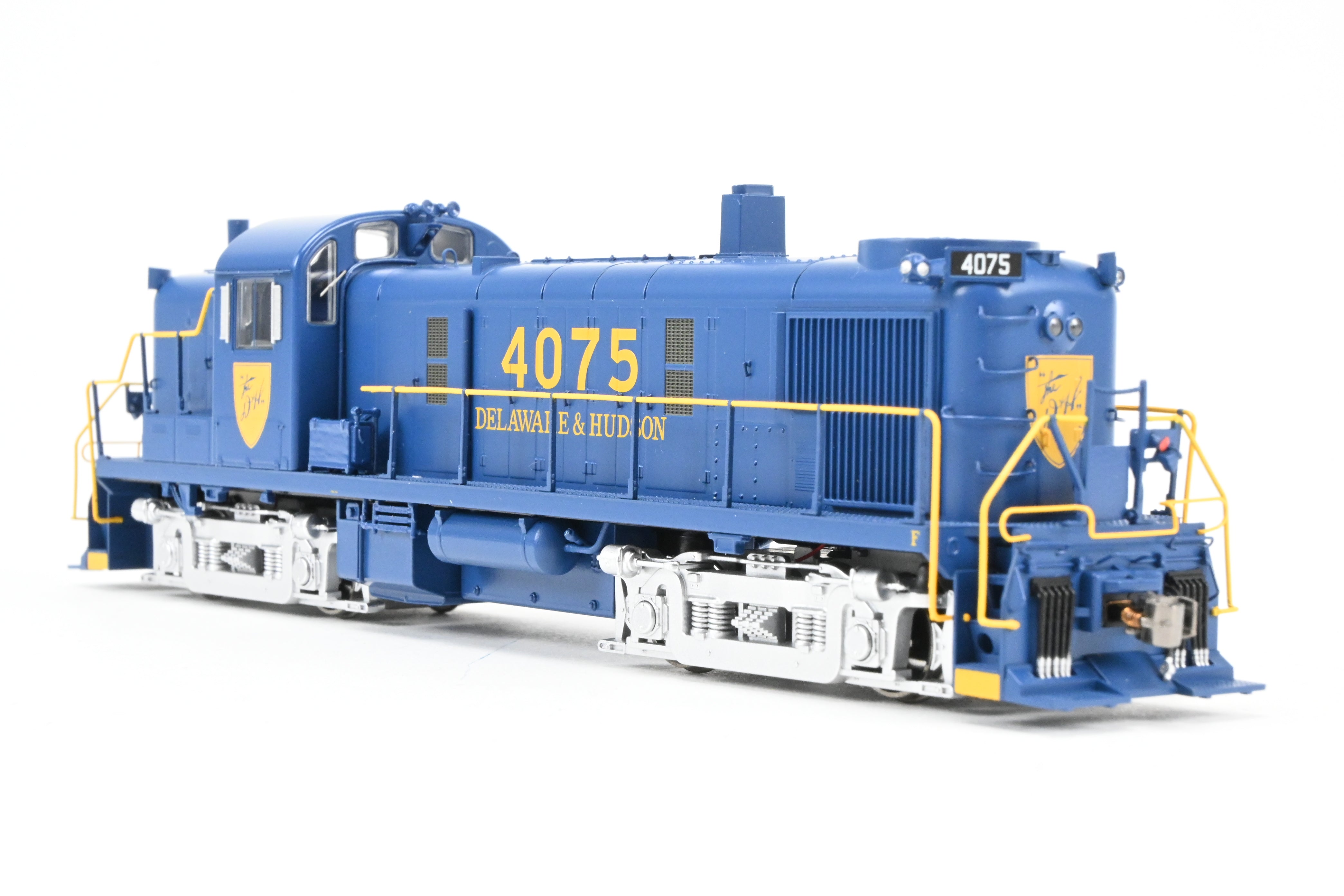 HO Scale Bowser Executive Line Delaware & Hudson Alco RS - 3 Model Train with ESU DCC and Sound Function, Factory - Painted in D&H Colors, Road Number 4075