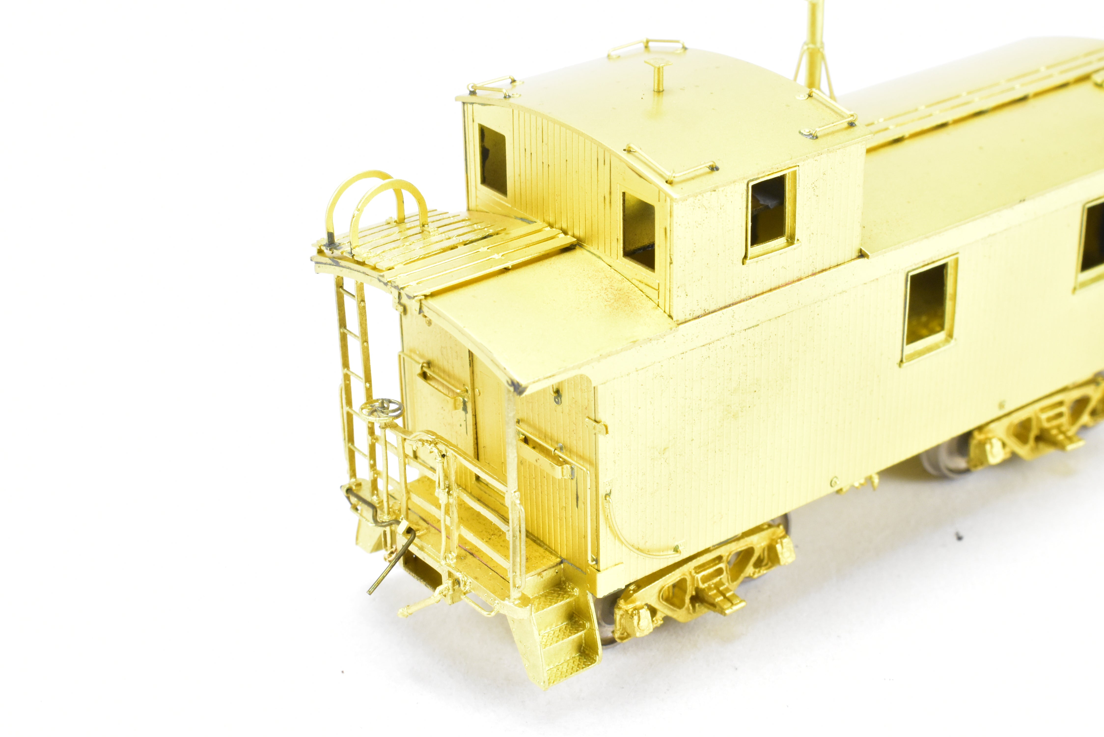 HO Scale Brass Model W&R Enterprises Northern Pacific 24-Foot Wood Caboose #1700 Series from the Steam Era