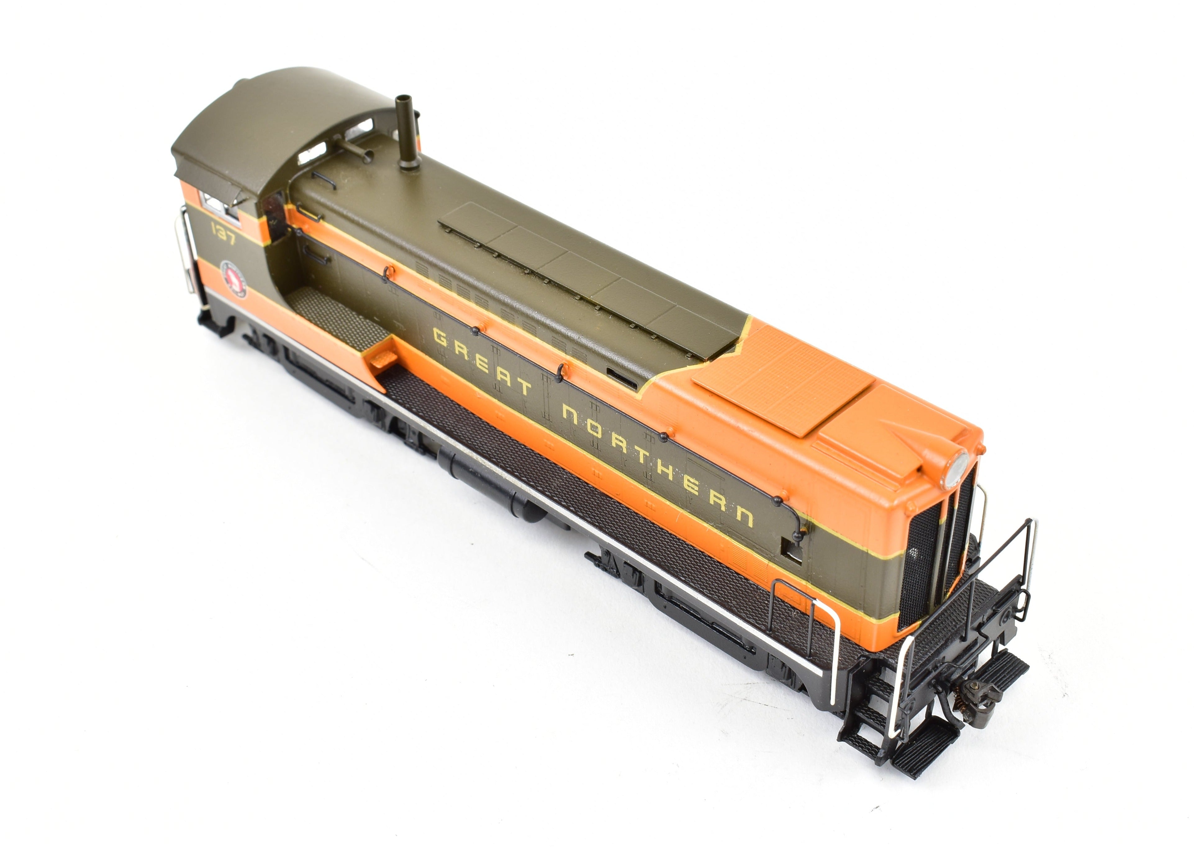 HO Scale Brass Hallmark Models GN - Great Northern Baldwin VO - 1000 Diesel Switcher Professionally Painted Model Train