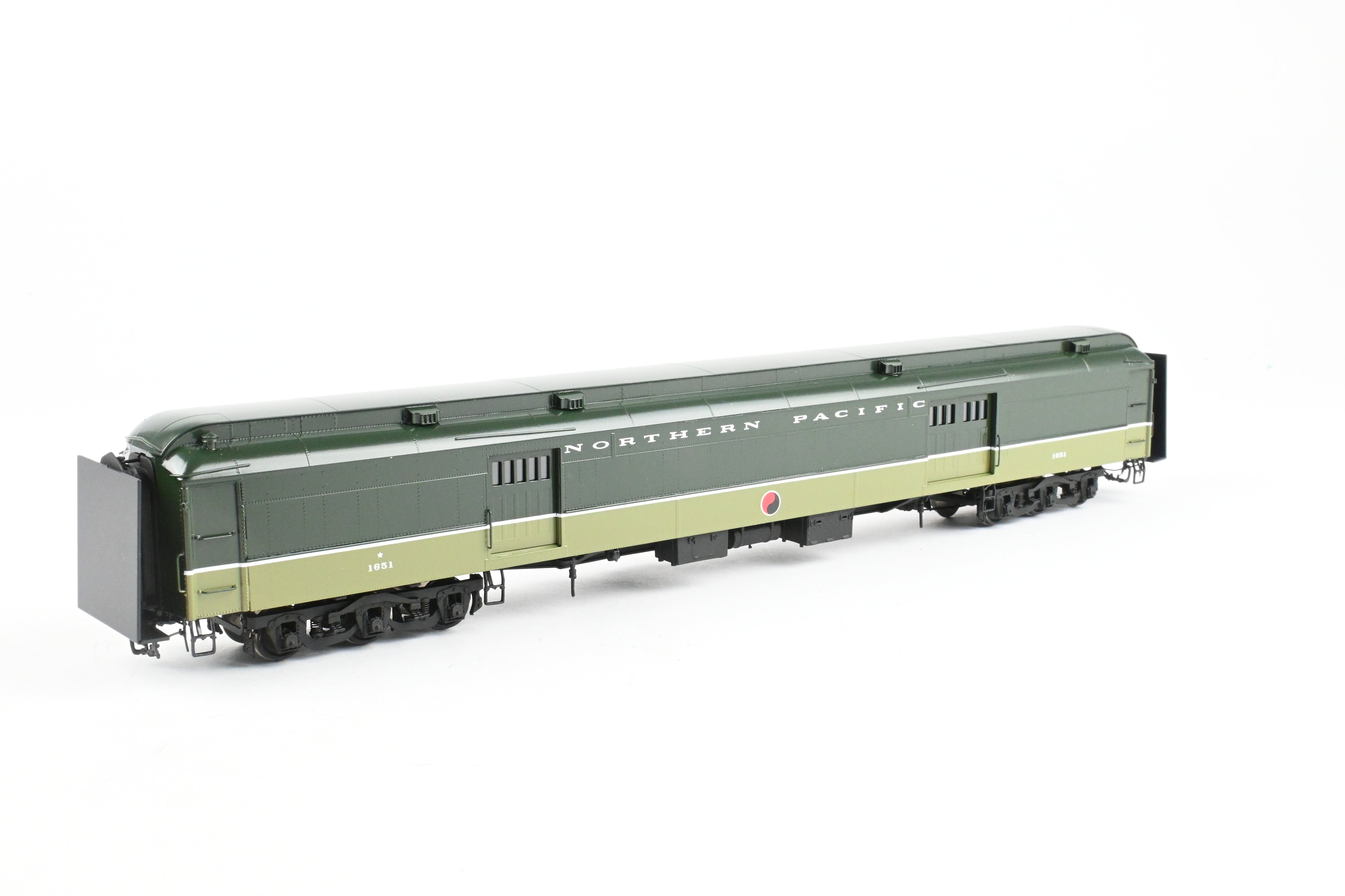 HO Scale Brass Northern Pacific Water Baggage Car with Wood Doors Model by W&R Enterprises, Featuring FP Loewy Design and Car Number 1651