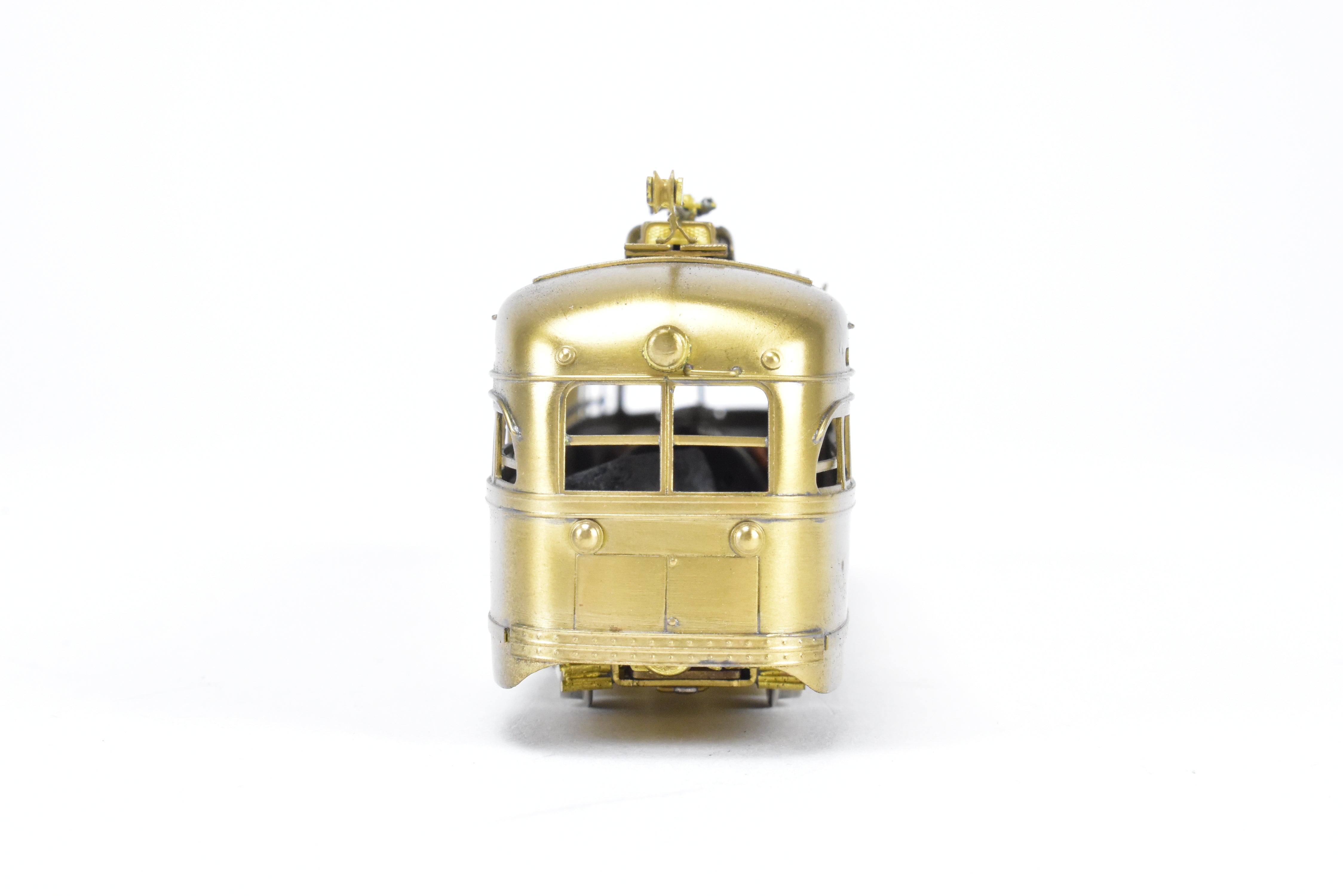 High - Quality HO Scale Brass Model of WP Car Corp. 1946 PCC Type - B Trolley with Blinker Doors for Model Railroading Enthusiasts