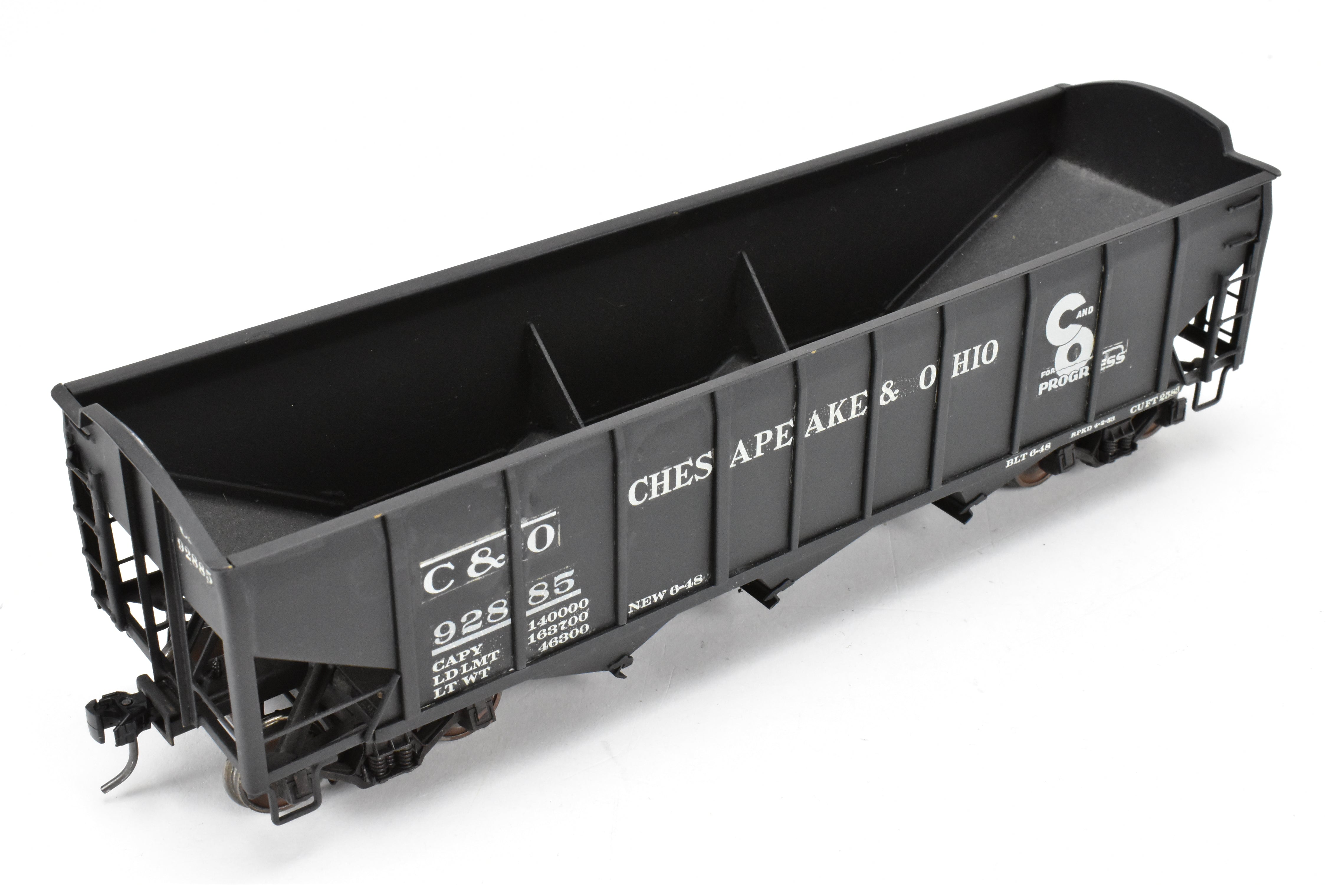 O Scale Model Train - Brass Max Gray C&O (Chesapeake & Ohio) ACF Welded 70 Ton Triple Hopper Custom Painted Model No. 92885 for Model Train Enthusiasts