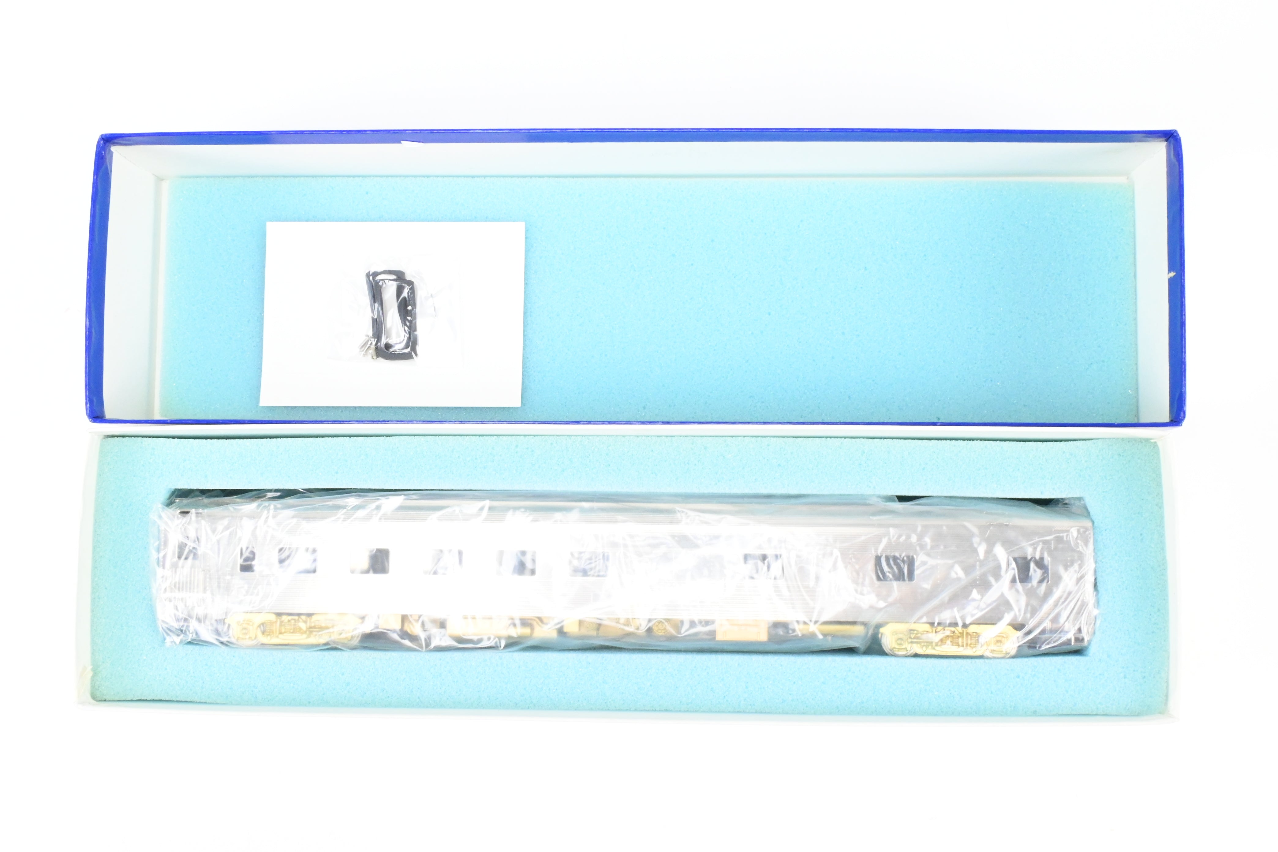 HO Scale Brass Cascade Models AT&SF - Santa Fe Budd Pine Series 10RMT - 6DBR Non - Skirted Sleeper Model Train Car