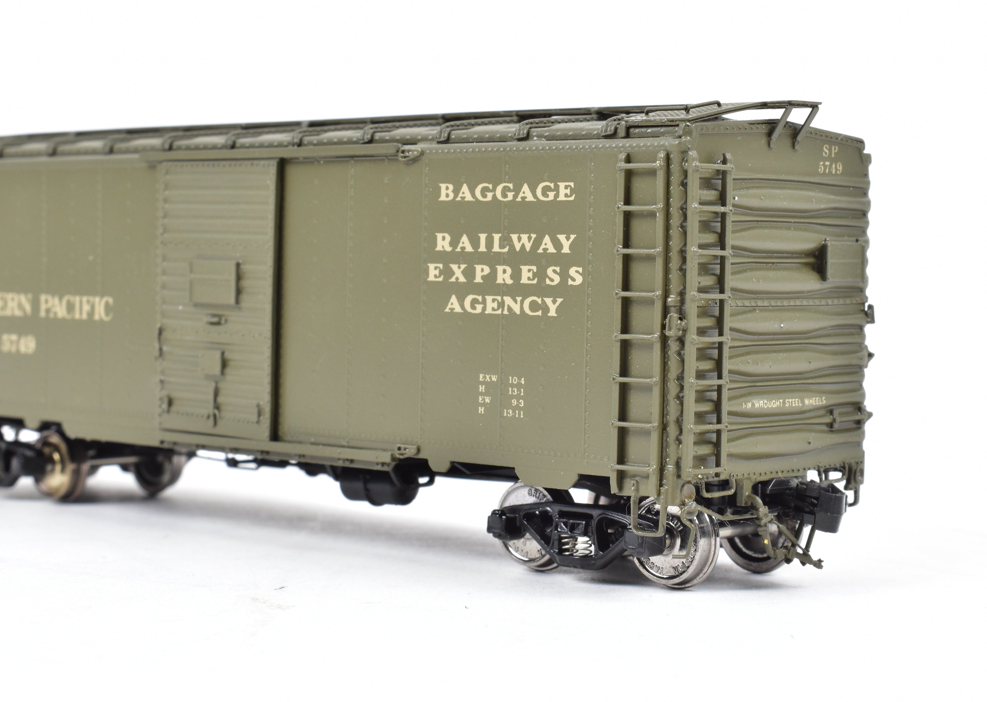 HO Scale Brass Southern Pacific B-50-24 Express Boxcar Model - Beaver Creek SP No. 5749 FP Collector's Edition