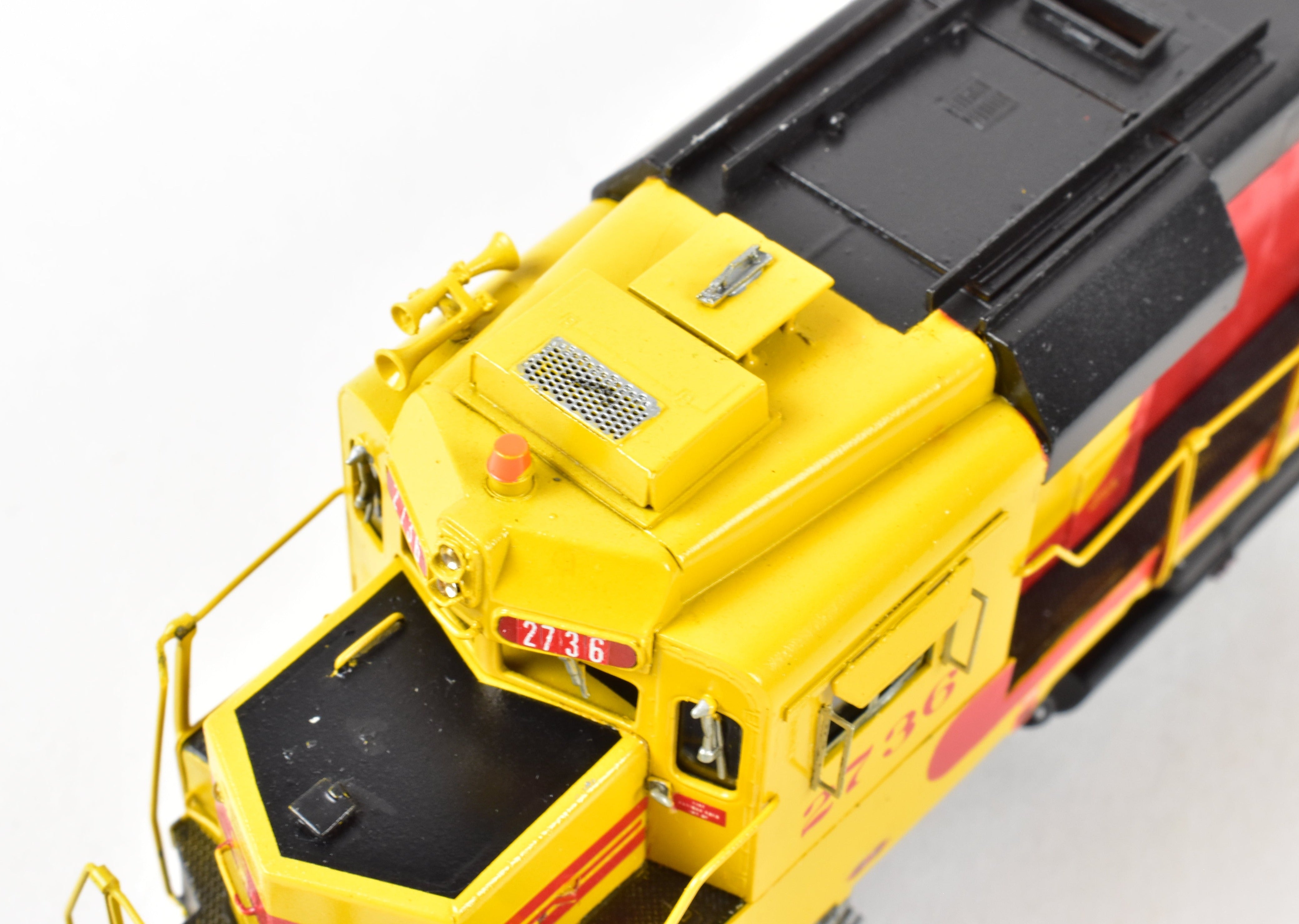 HO Scale Brass Model Train by Overland Models Inc. (OMI) - AT&SF Santa Fe EMD GP30u Rebuild in SPSF Merger Kodachrome Paint Scheme