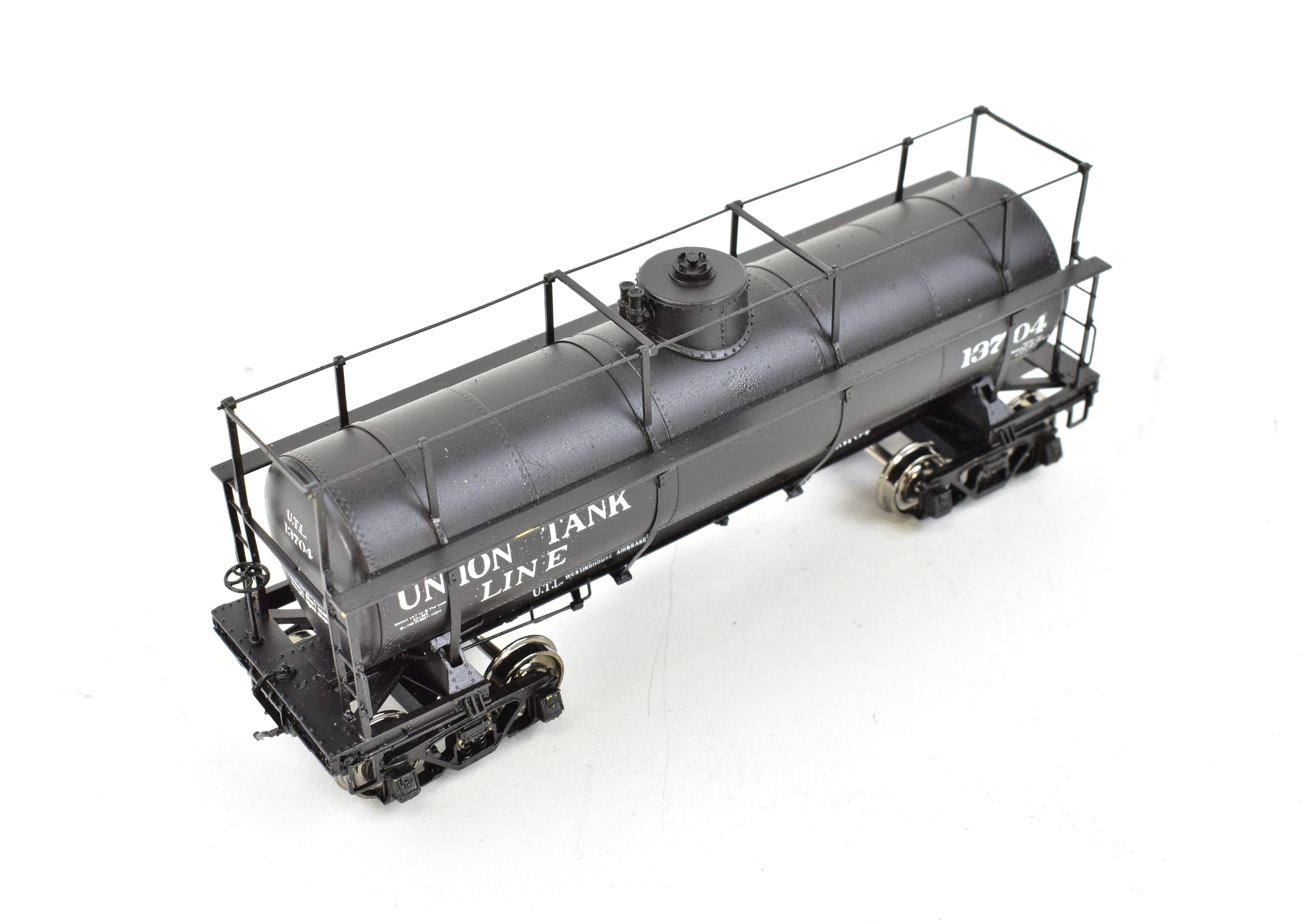 High - Quality HO Scale Brass W&R Union Tank Lines 6000 Gallon High Walkway Tank Car with One Dome CP by W&R Enterprises
