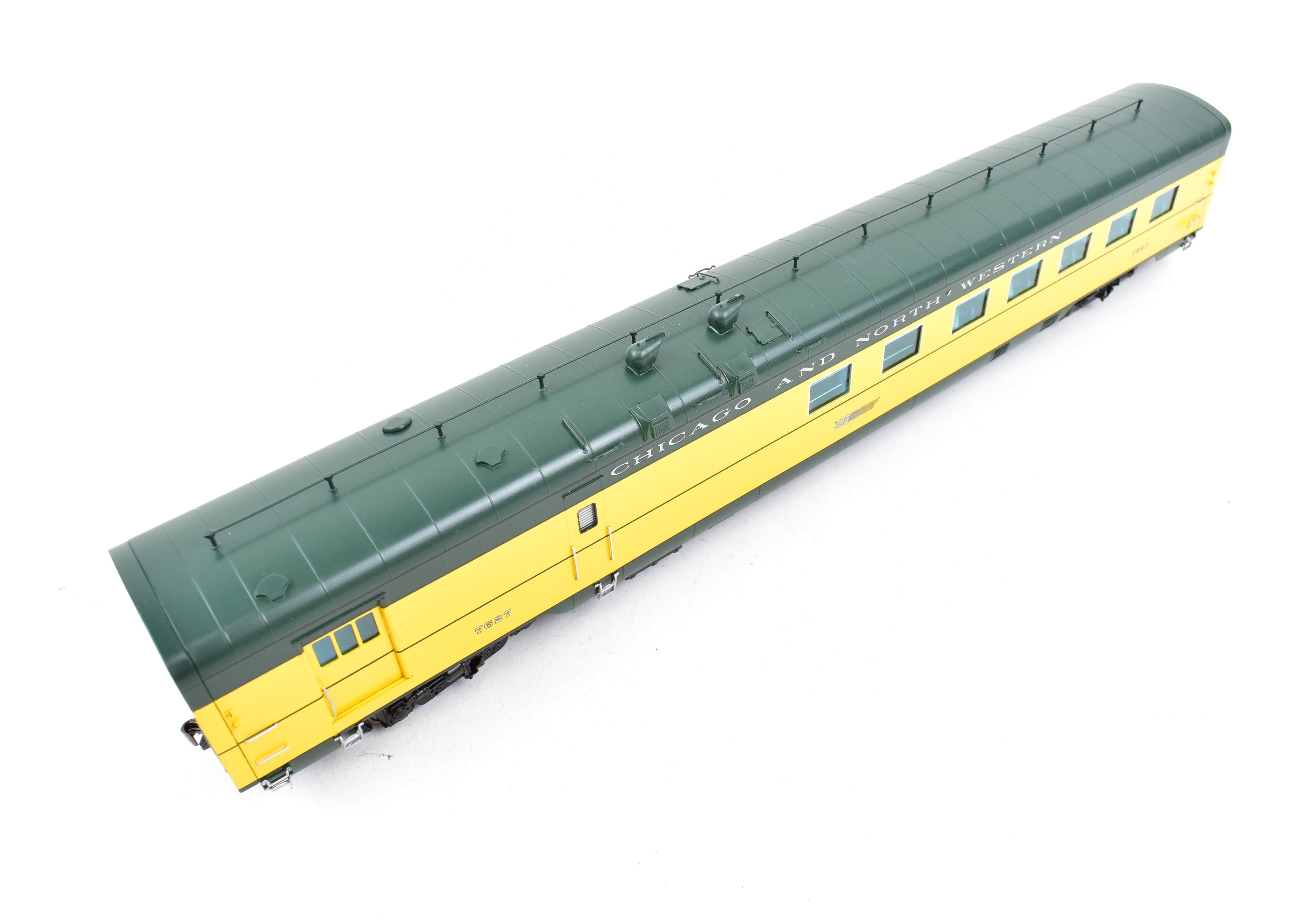 HO Scale Brass Railway Classics Model - Chicago and North Western 400 Baggage Cafe Lounge Car FP, Featuring Road Number 7627