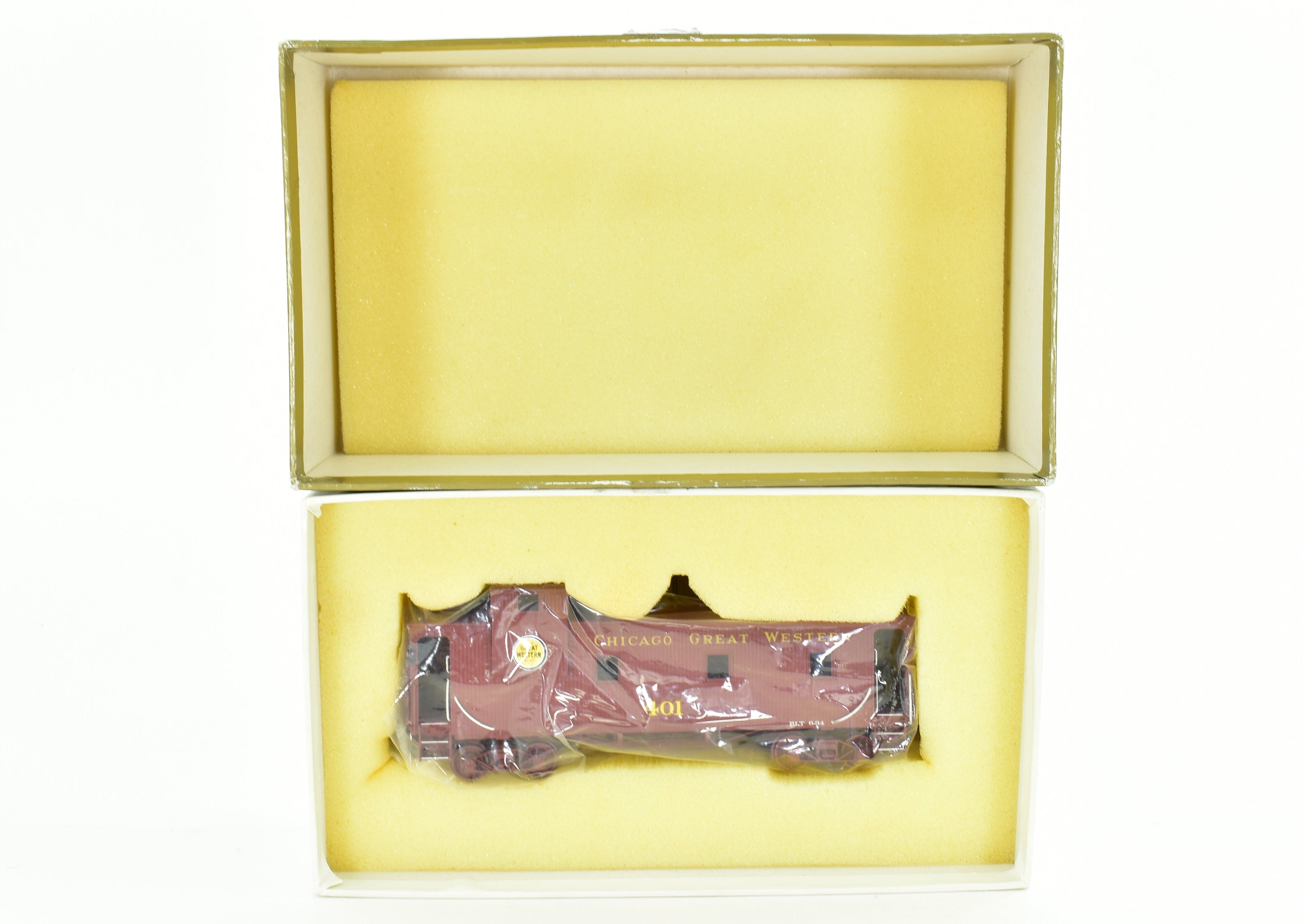 HO Scale Brass Oriental Limited Chicago Great Western Caboose with Professionally Painted Finish