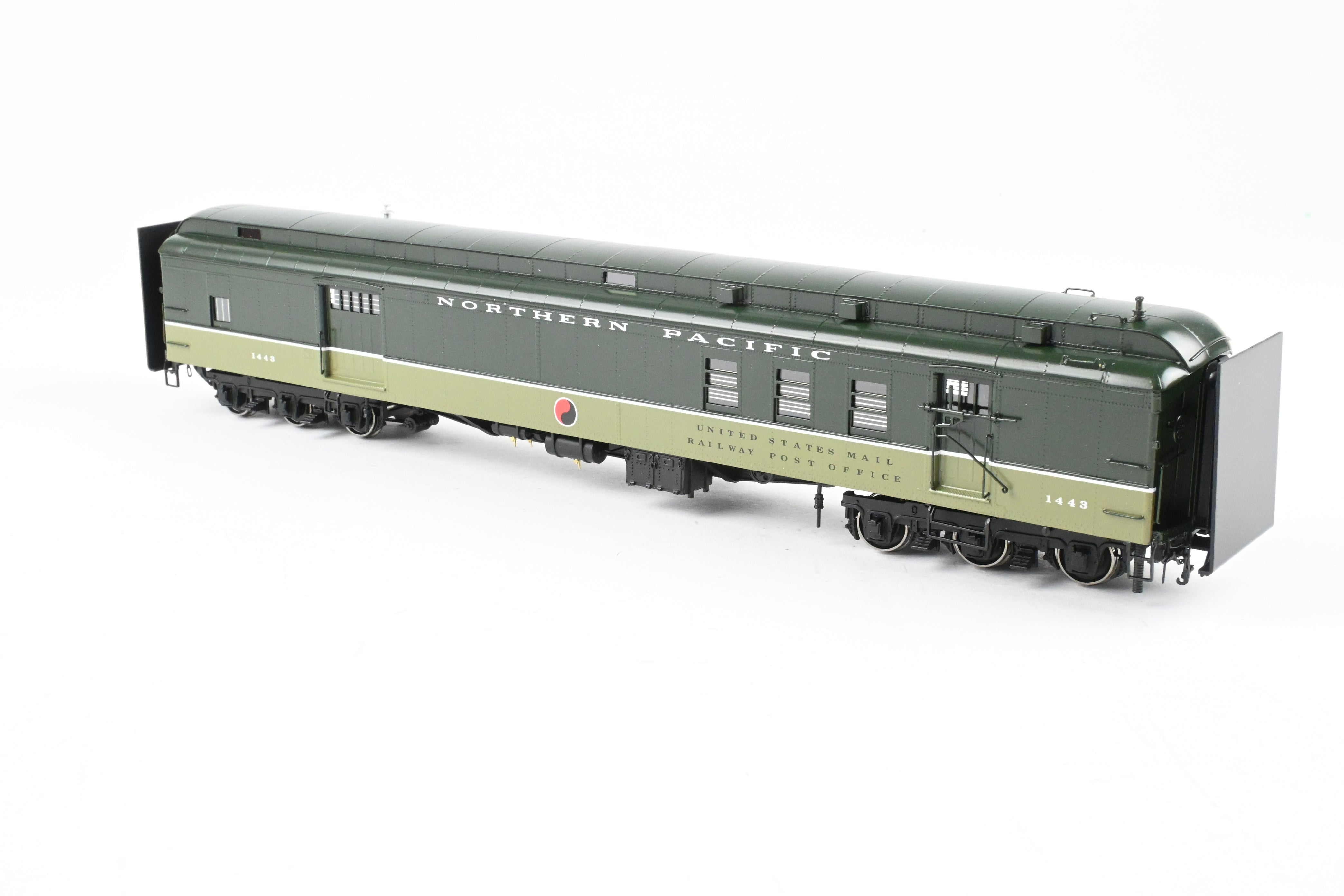 HO Scale Brass Northern Pacific Mail & Express Car FP Loewy No. 1443 by W&R Enterprises