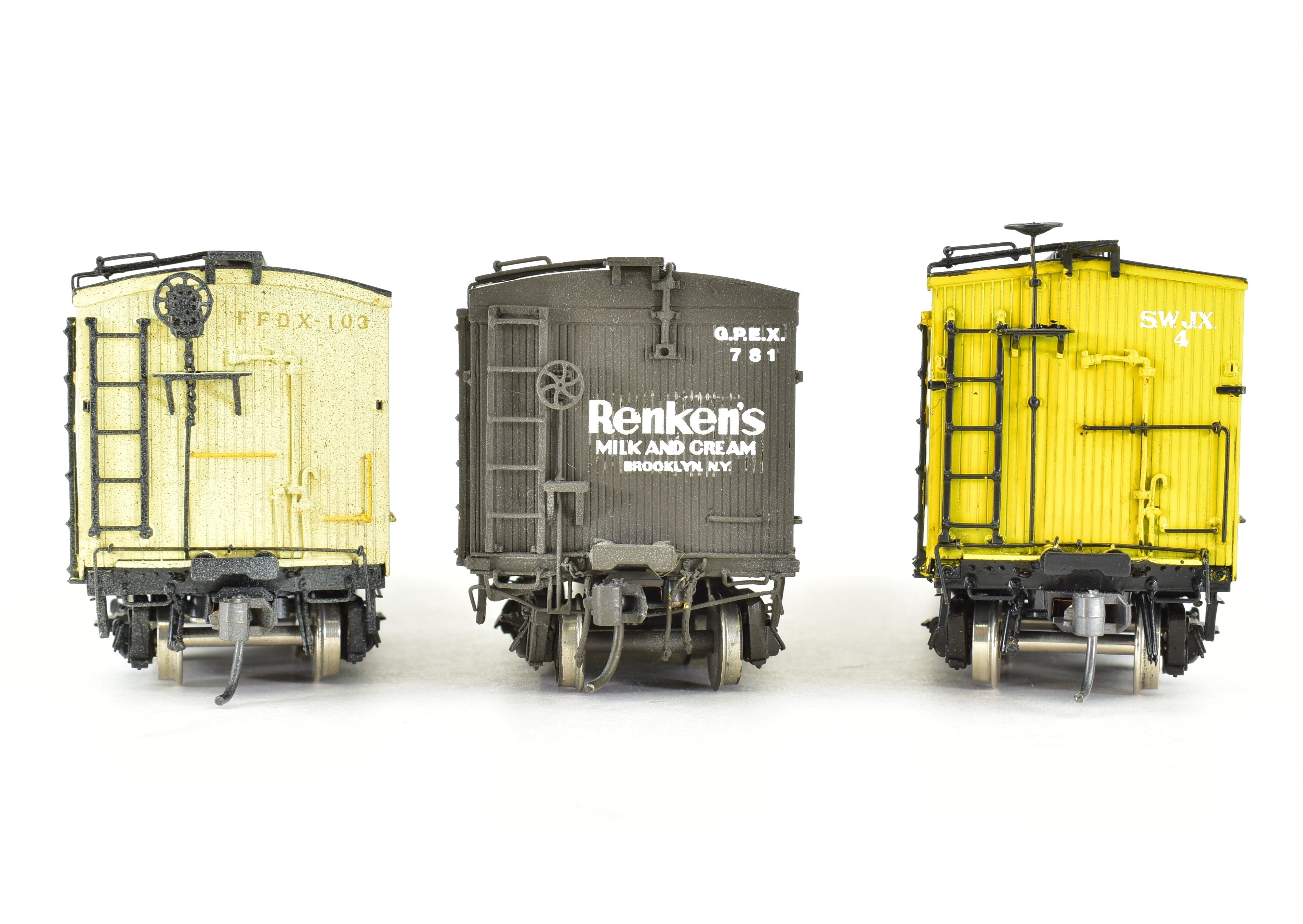 1990s Precision Scale Co. 41' Pfaudler Wood Sheath Milk Tank Cars Set of Three in Good Condition