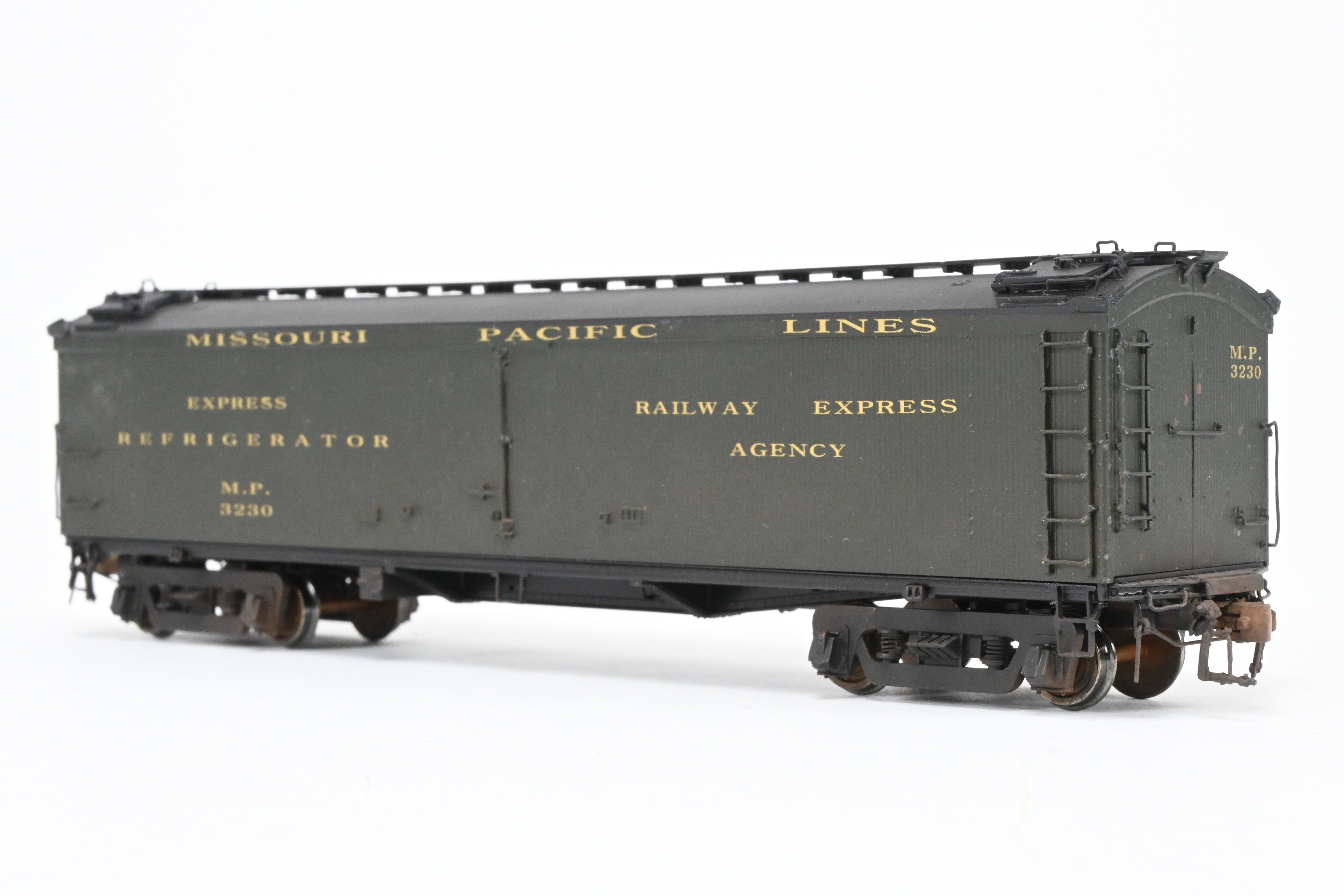 High - Quality HO Scale Brass Precision Scale Co. Missouri Pacific BR Class 53' 6 Reefer Model with Miner Brake System and FP Feature