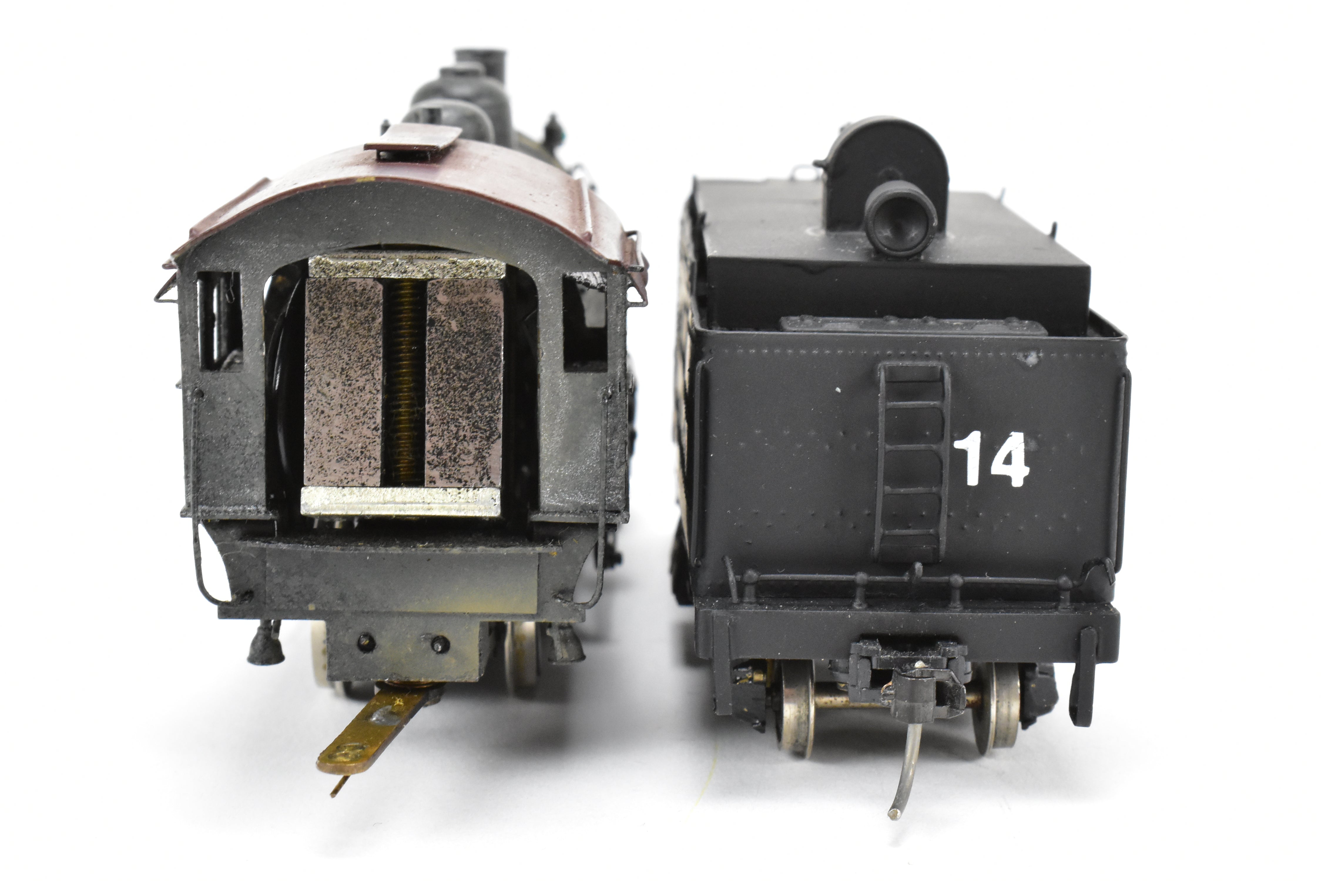 High - Quality HO Scale Brass Pacific Fast Mail Model Train - United ATSF - Santa Fe 2 - 8 - 0 Consolidation Pacific Fast Mail in Private Road Red Island #14, Sold As - Is Condition