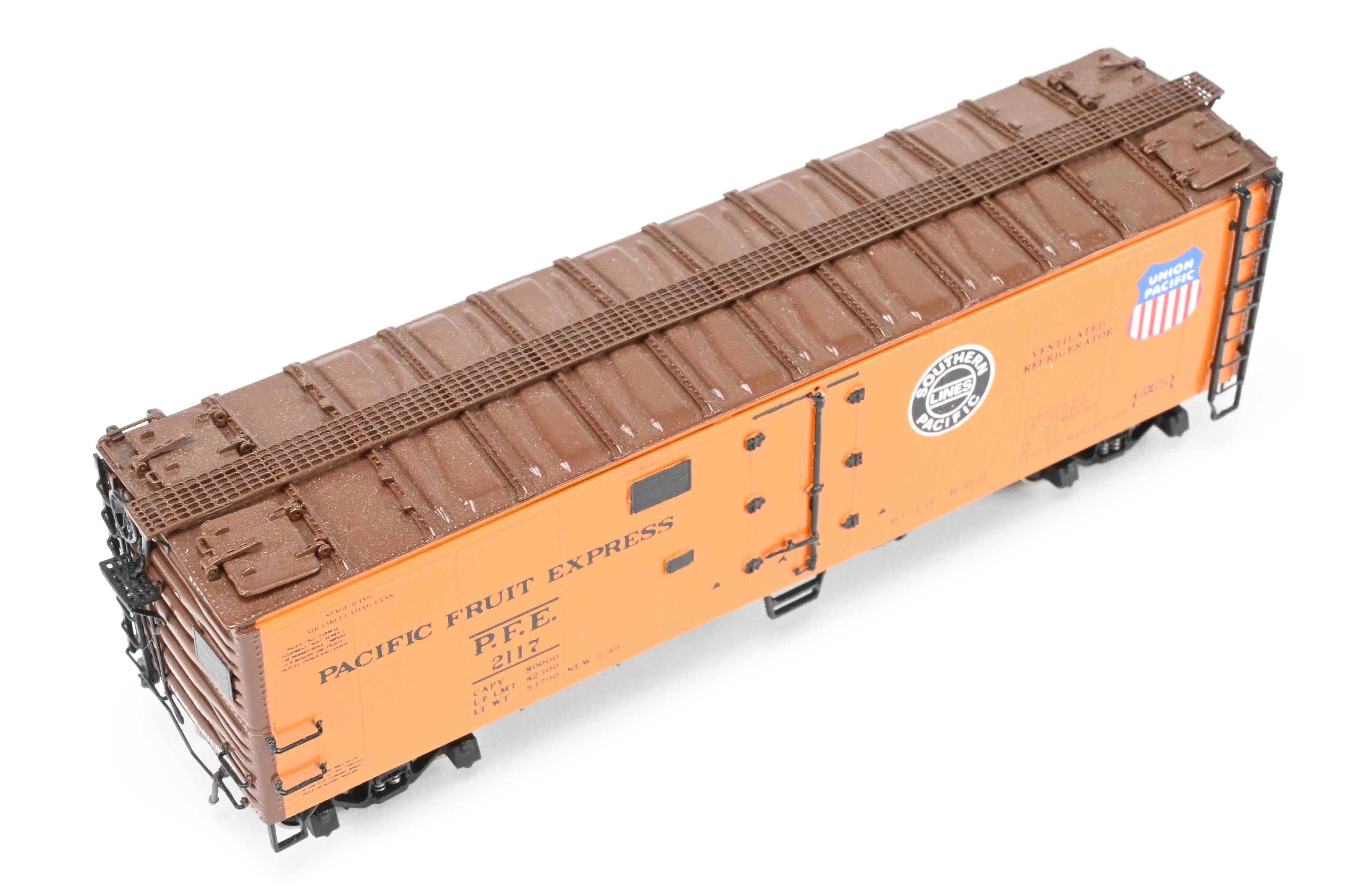 High - Quality HO Scale Brass Challenger Imports CIL Pacific Fruit Express R - 40 - 25 Refrigerator Car Model FP #2117