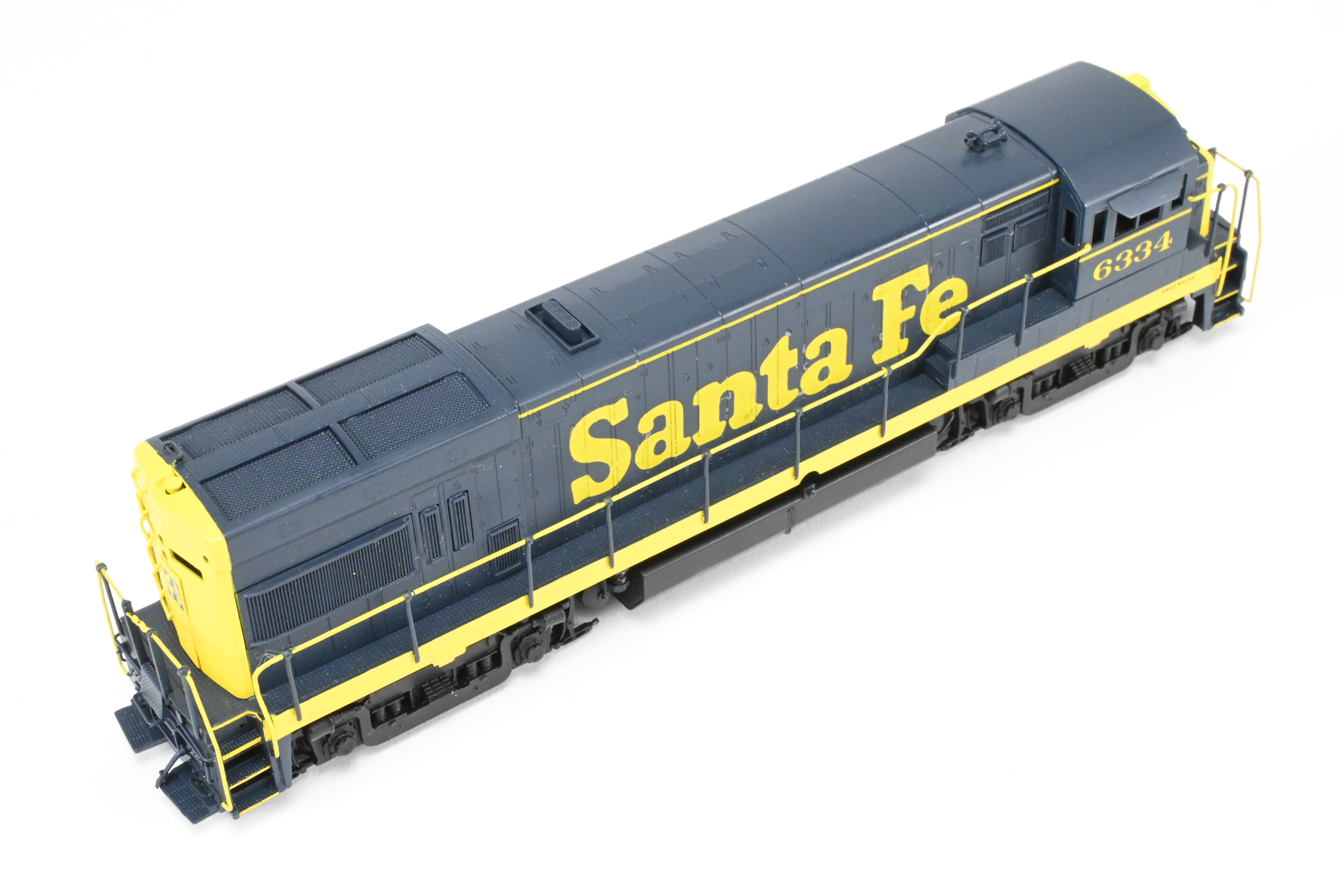 HO Scale Brass Model Train - Oriental Limited ATSF - Santa Fe GE U23B 2300 HP Low Hood Locomotive with AAR - B Trucks, Road Number FP #6334