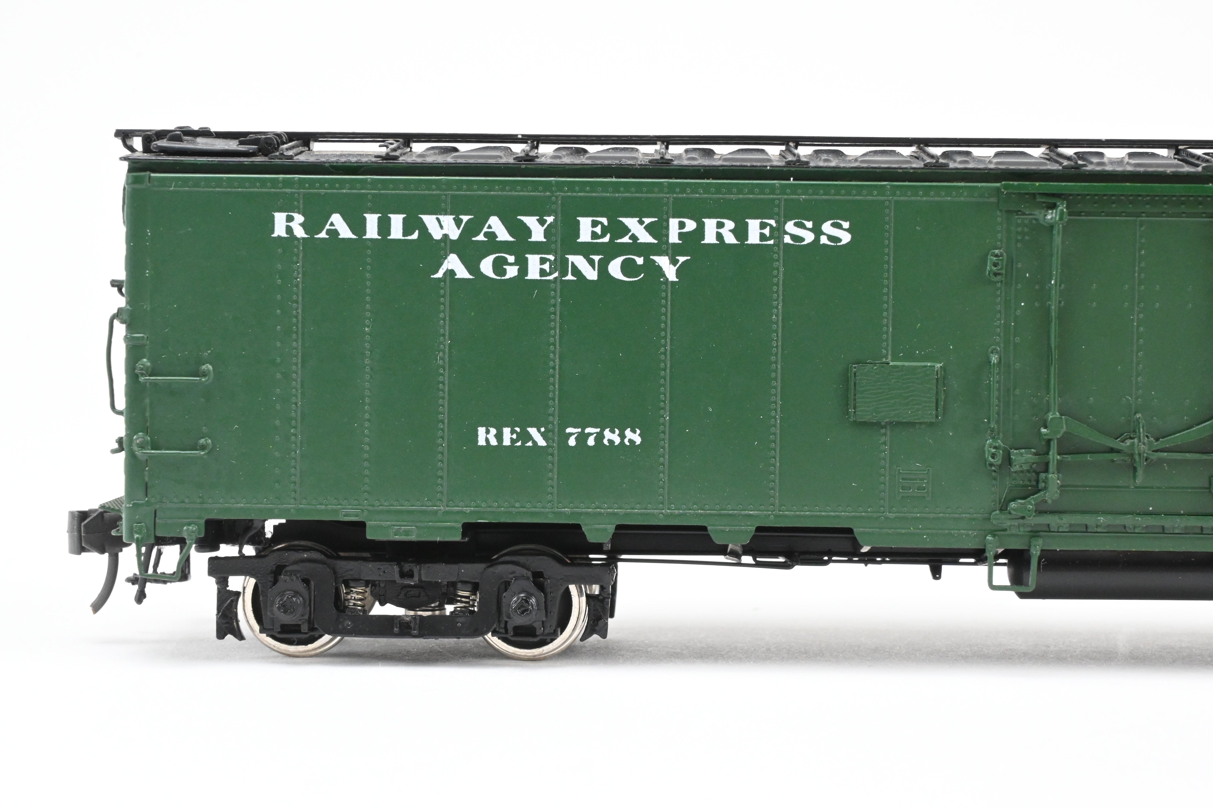 High - Quality HO Scale Brass CIL - Challenger Imports REA - Railway Express Agency 52 - Foot Steel Express Refrigerator Car Model FP
