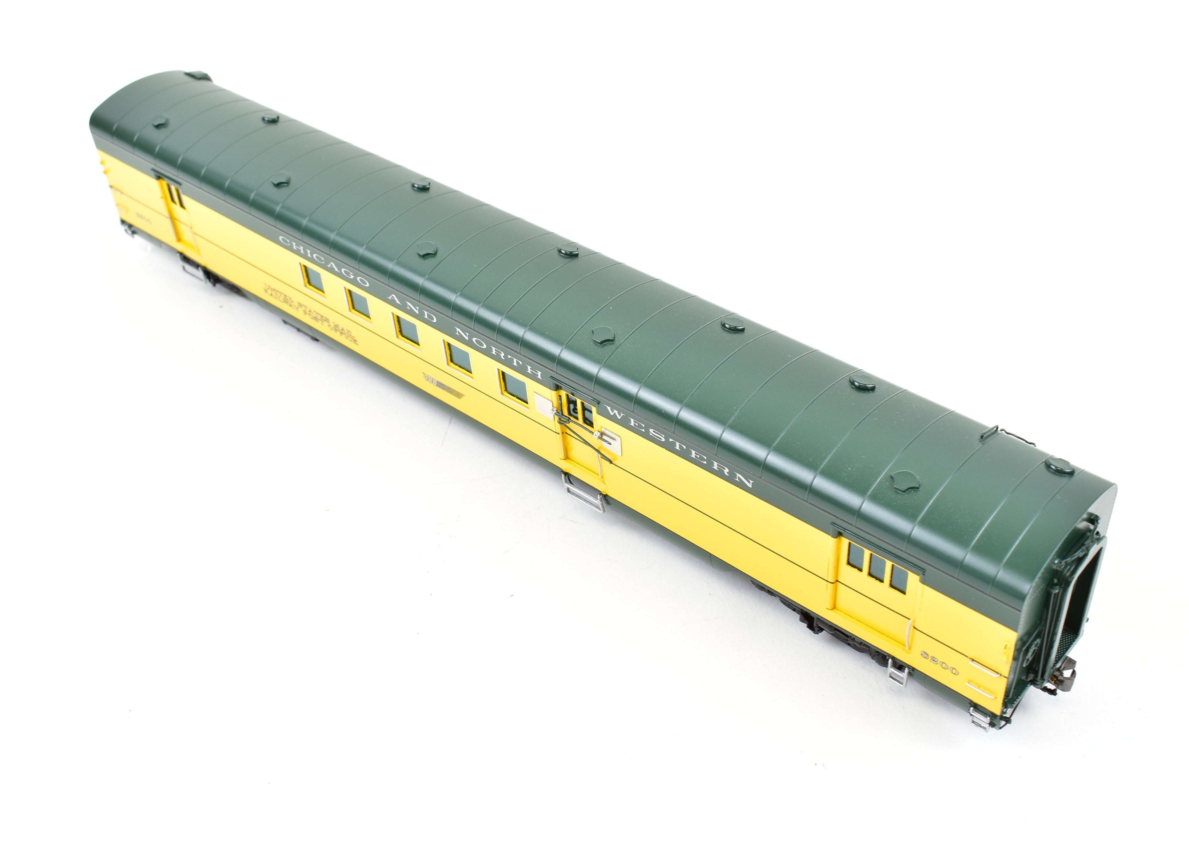 HO Brass C&NW Chicago and North Western 400 60' Mail RPO Baggage Car #8200