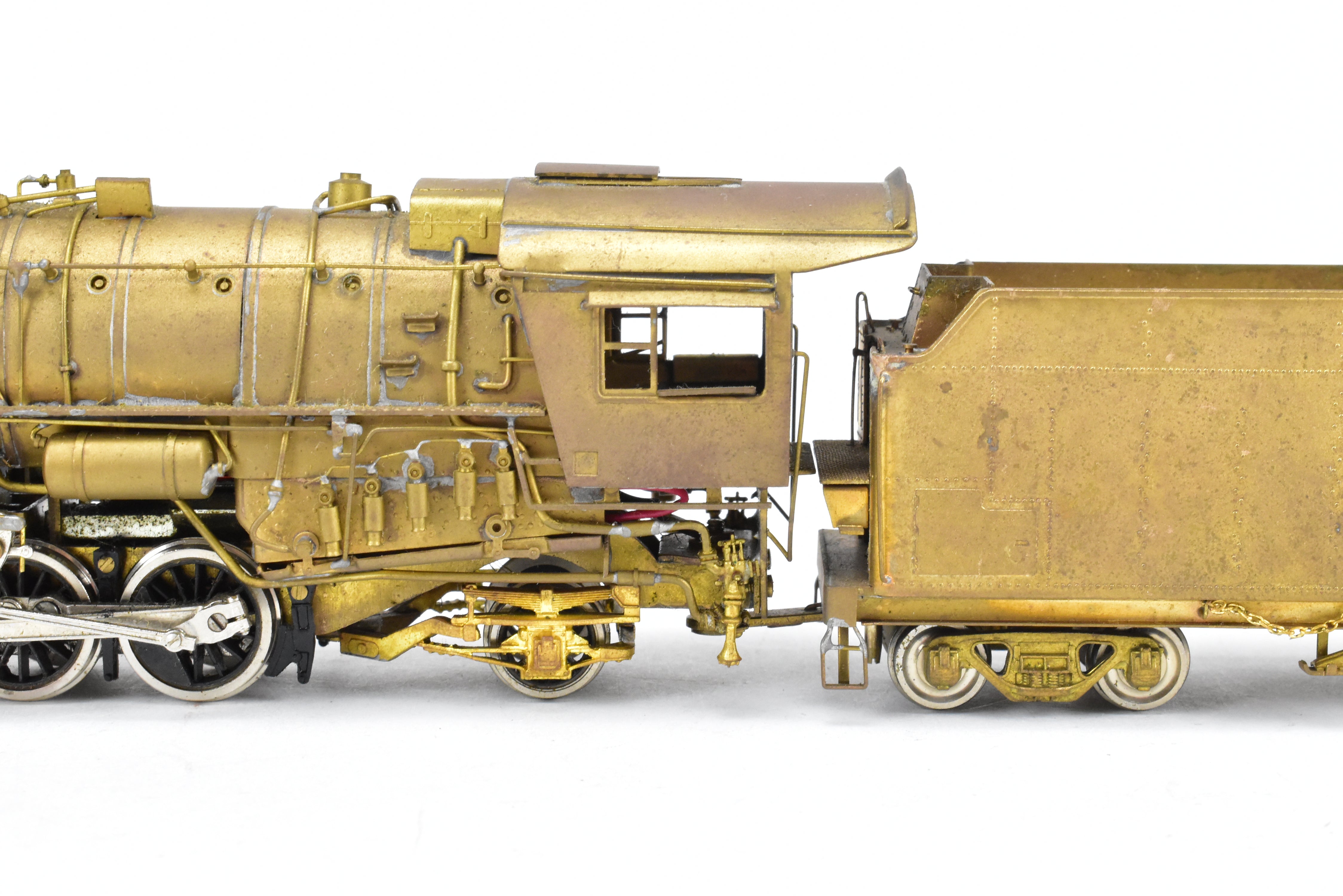 High - Quality HO Scale Brass Pacific Fast Mail (PFM) Model of United C&O - Chesapeake & Ohio H - 6 2 - 6 - 6 - 2 Steam Locomotive