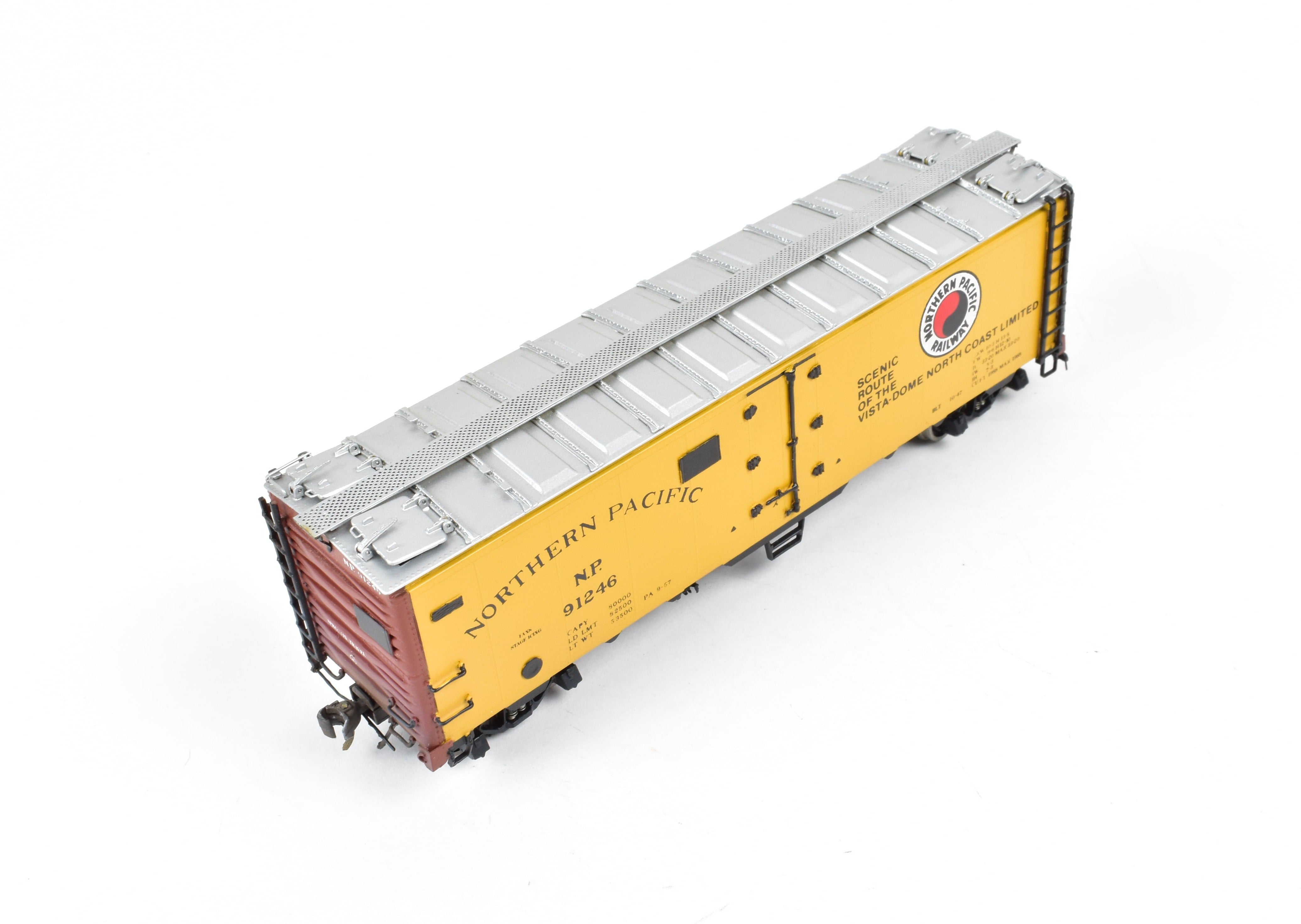 HO Scale Brass CIL - Challenger Imports North Pacific Steel Ice Refrigerator Freight/Passenger Car with Light Weathering and 'Scenic Route of The Vista - Dome North Coast Limited' Design