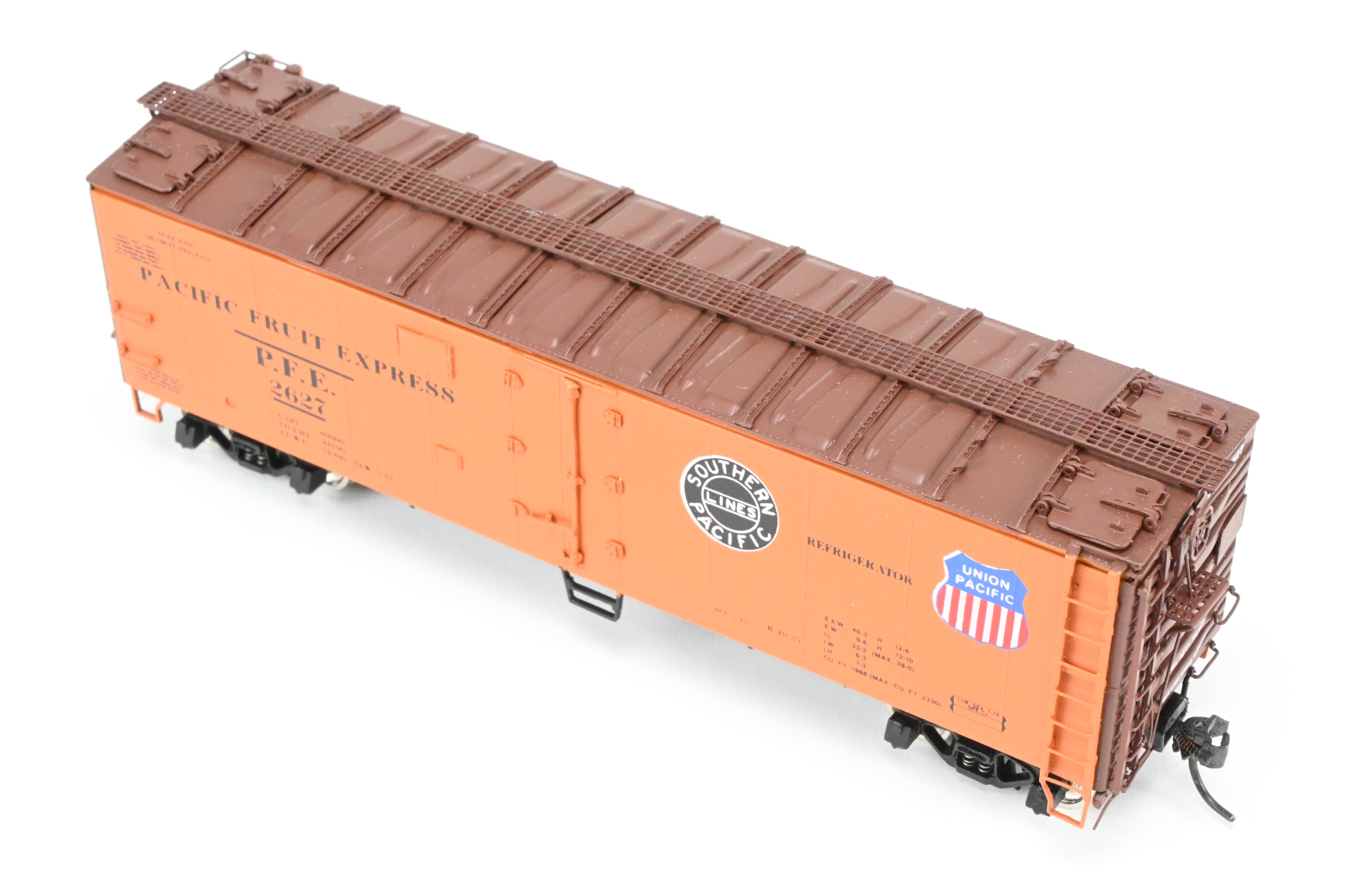 High - Quality HO Scale Brass CIL - Challenger Imports PFE - Pacific Fruit Express R - 40 - 25 Refrigerator Car Model, FP #2627