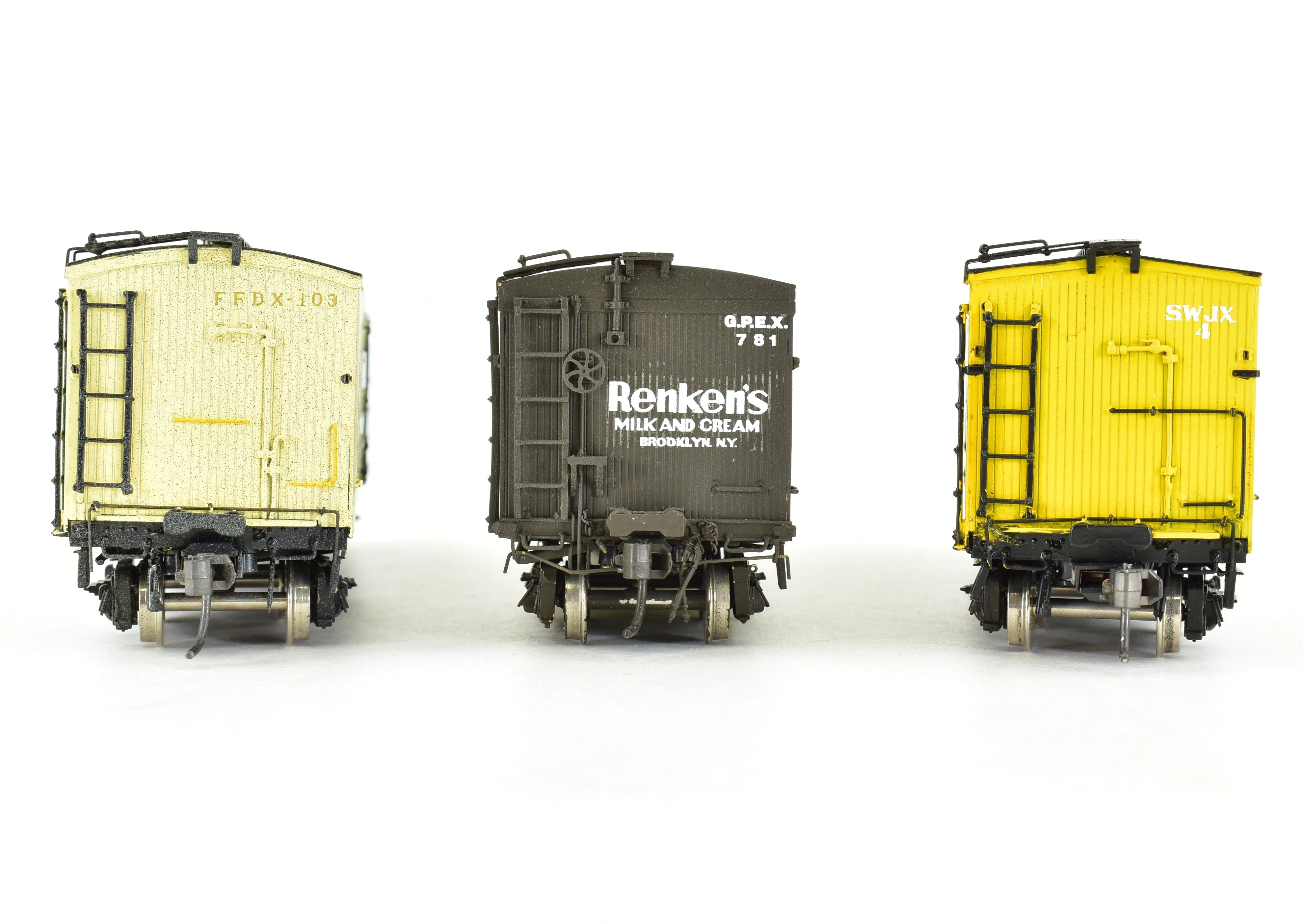 1990s Precision Scale Co. 41' Pfaudler Wood Sheath Milk Tank Cars Set of Three in Good Condition