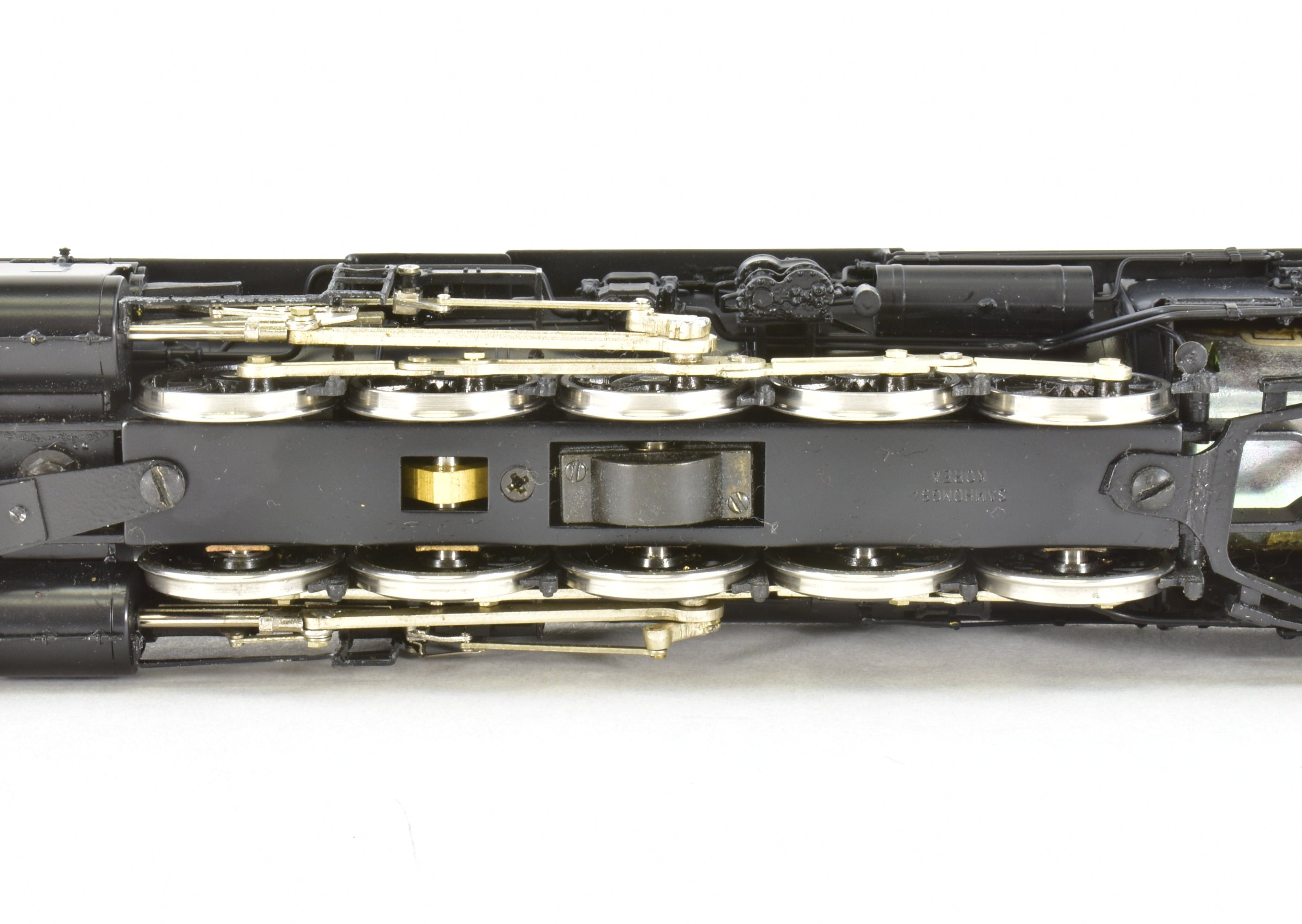 High - Quality HO Scale Brass Model Train Key Imports ATSF - Santa Fe 2 - 10 - 2 No. 3820 Factory - Painted CS - 52 for Model Railroading Enthusiasts