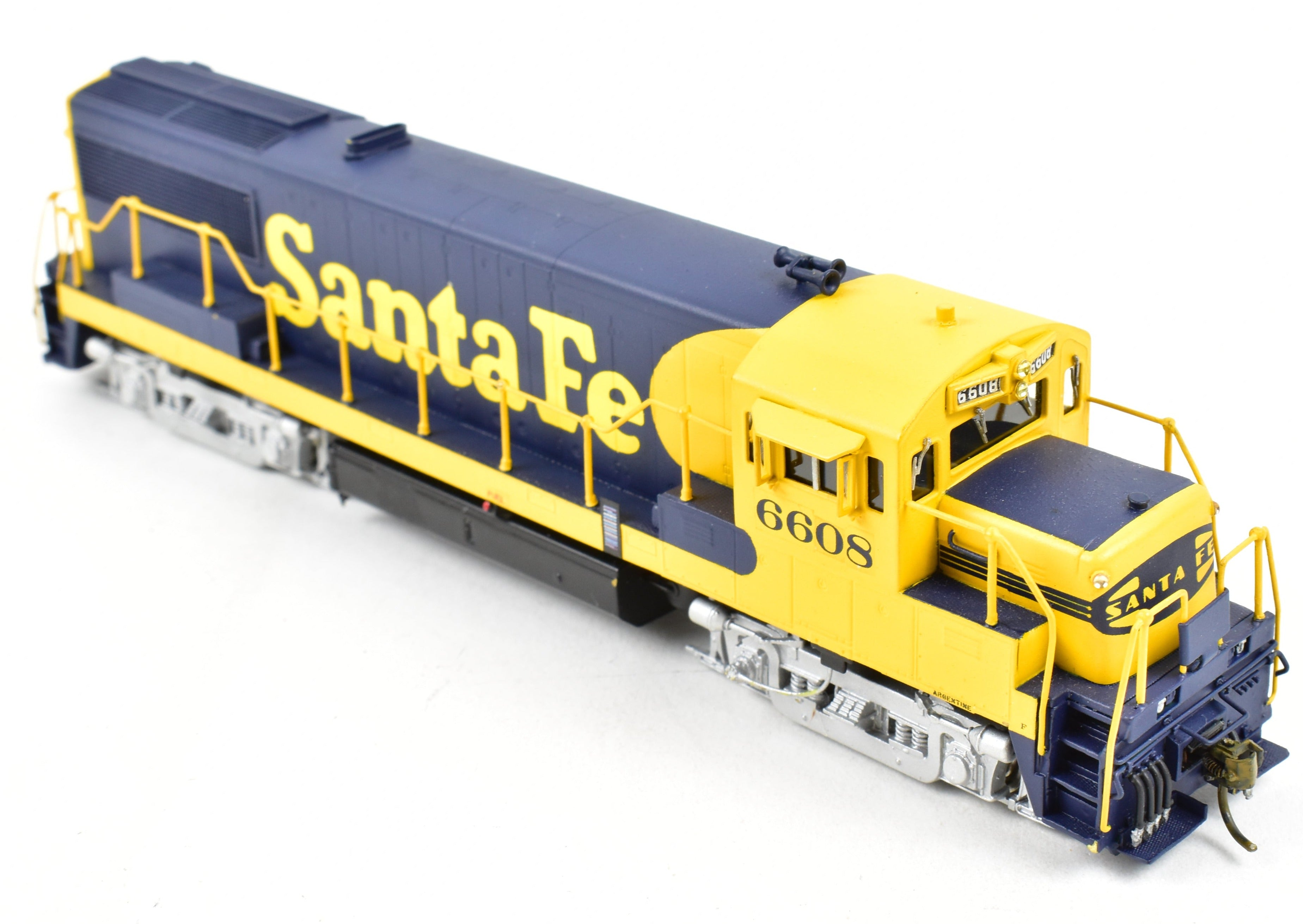 HO Scale Brass Model of Oriental Limited ATSF - Santa Fe GE U25B with 2500 HP Low Hood and Early Pro Painted Finish
