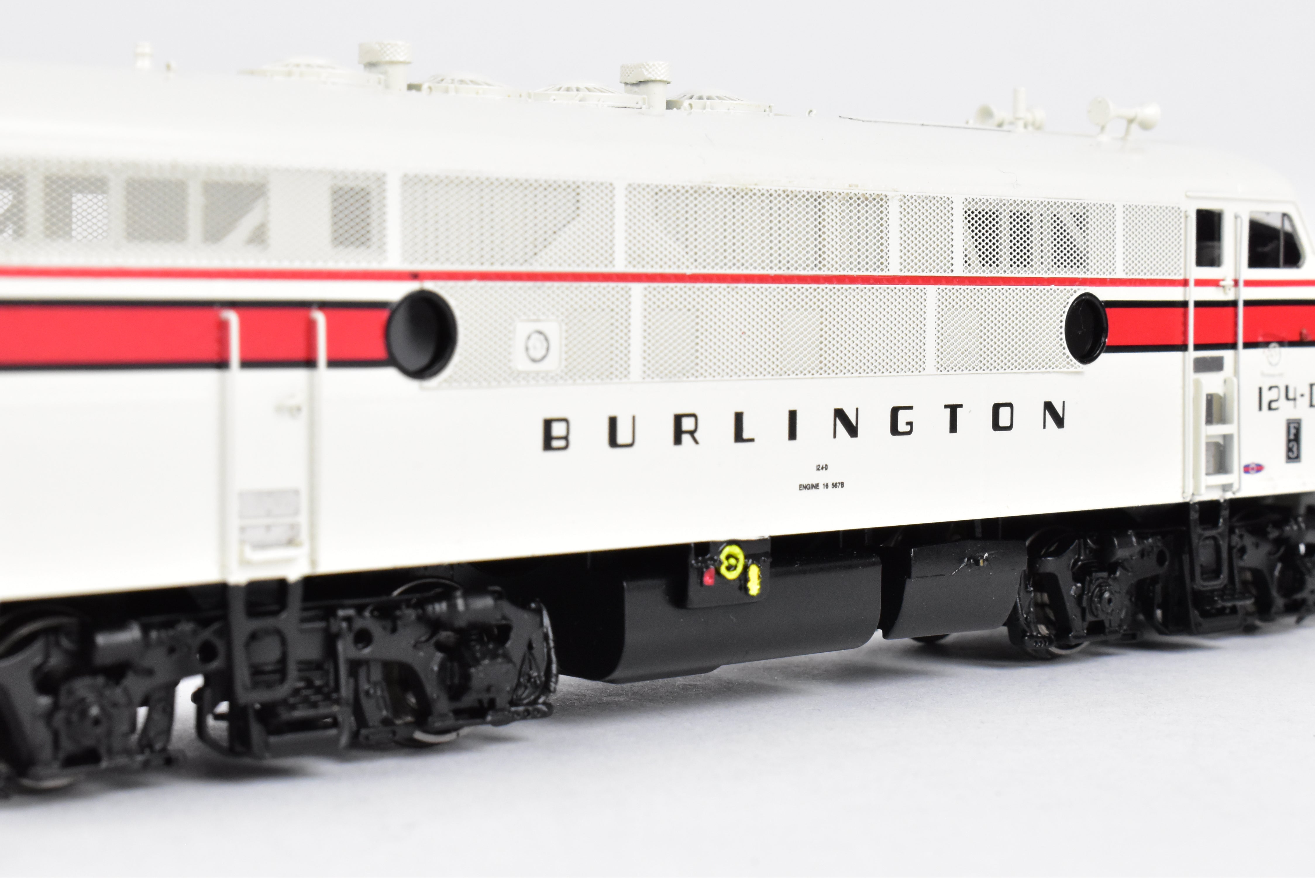 HO Scale Brass DVP Division Point EMD F3 A/A Set Factory Painted 122 - A/124 - D