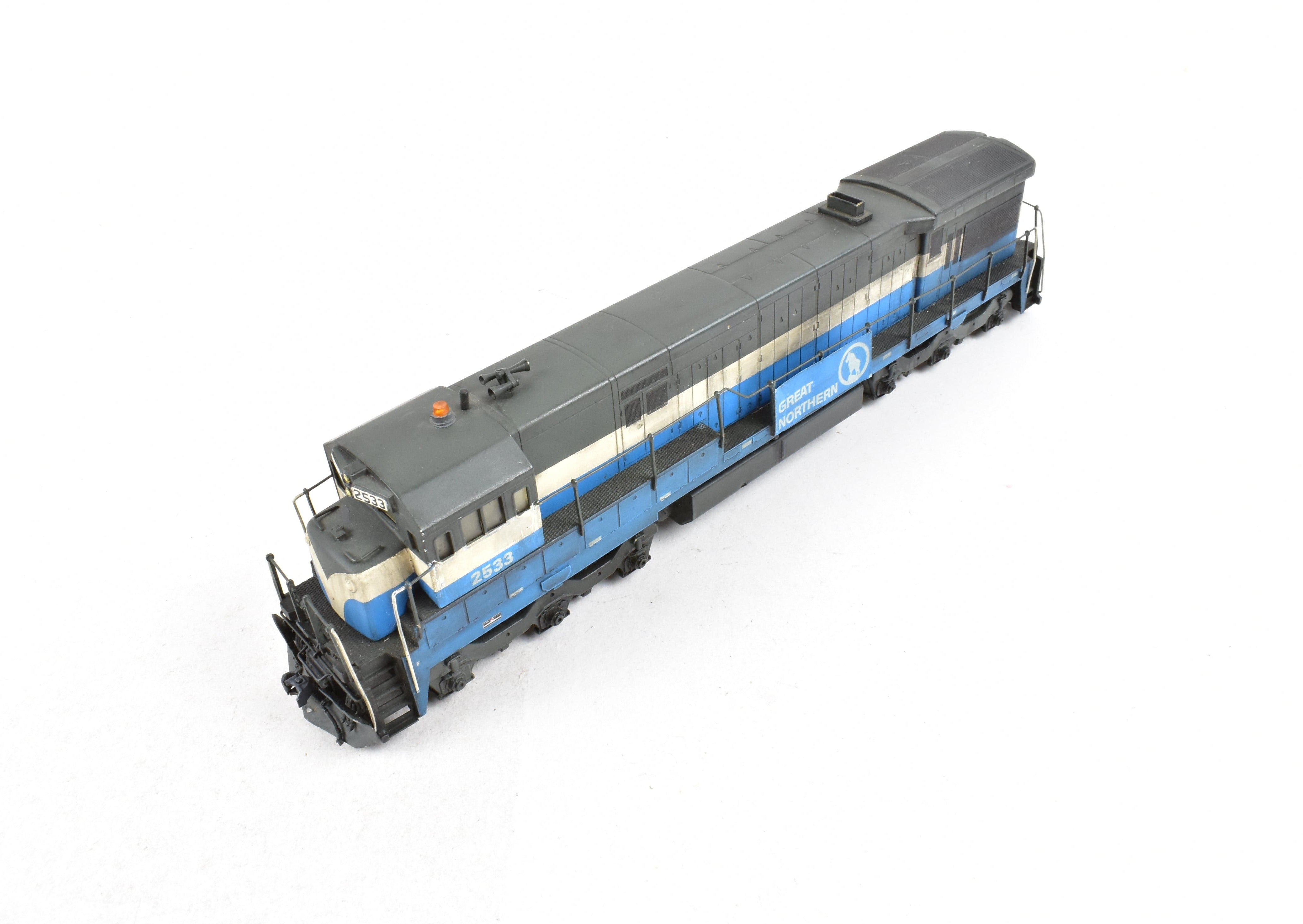 HO Scale Brass ALCO Model - Great Northern General Electric U - 33C Diesel Locomotive, CP No. 2533