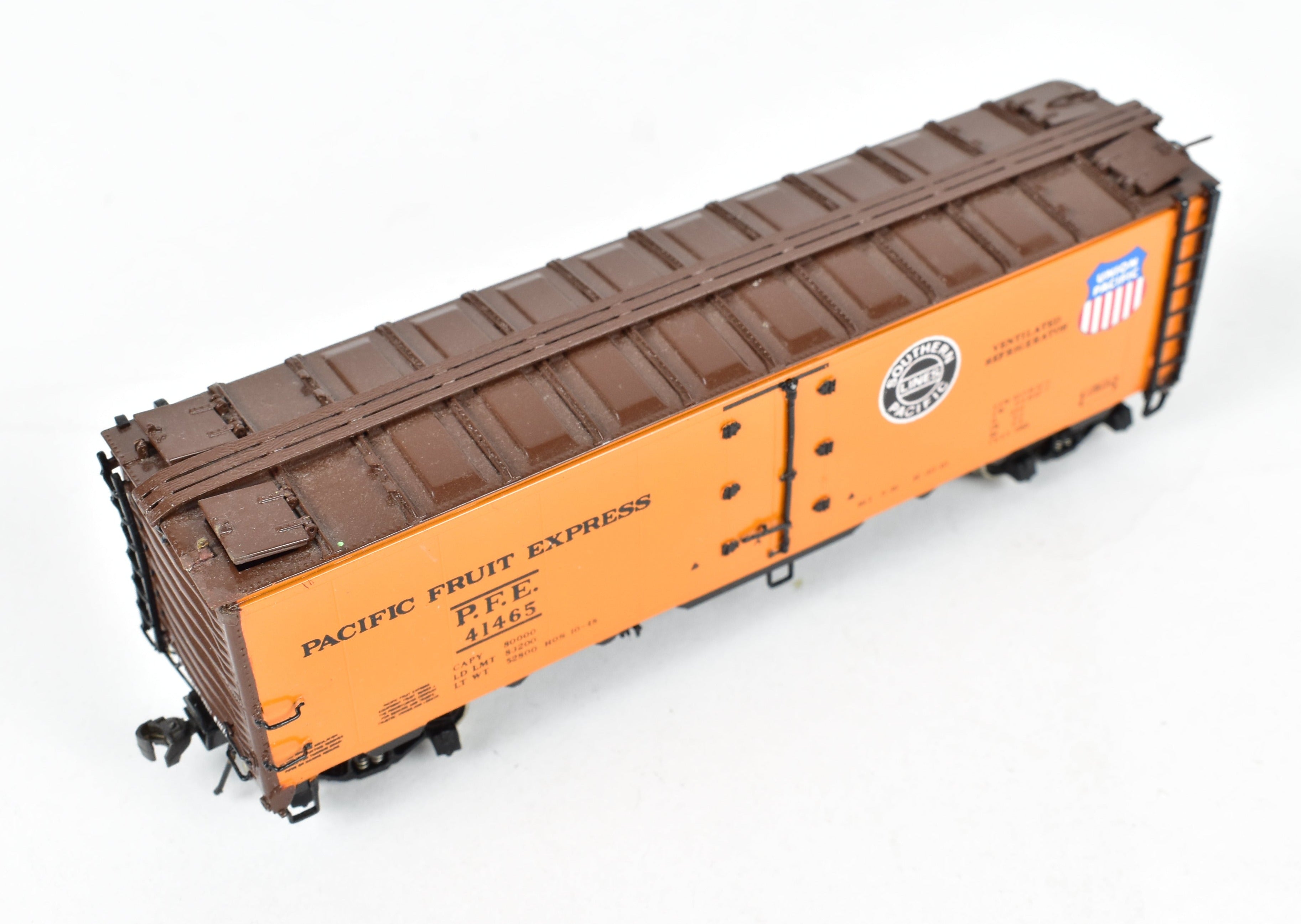 High - Quality HO Scale Brass Challenger Imports CIL Pacific Fruit Express R - 40 - 10 Refrigerator Car Model with FP #41465