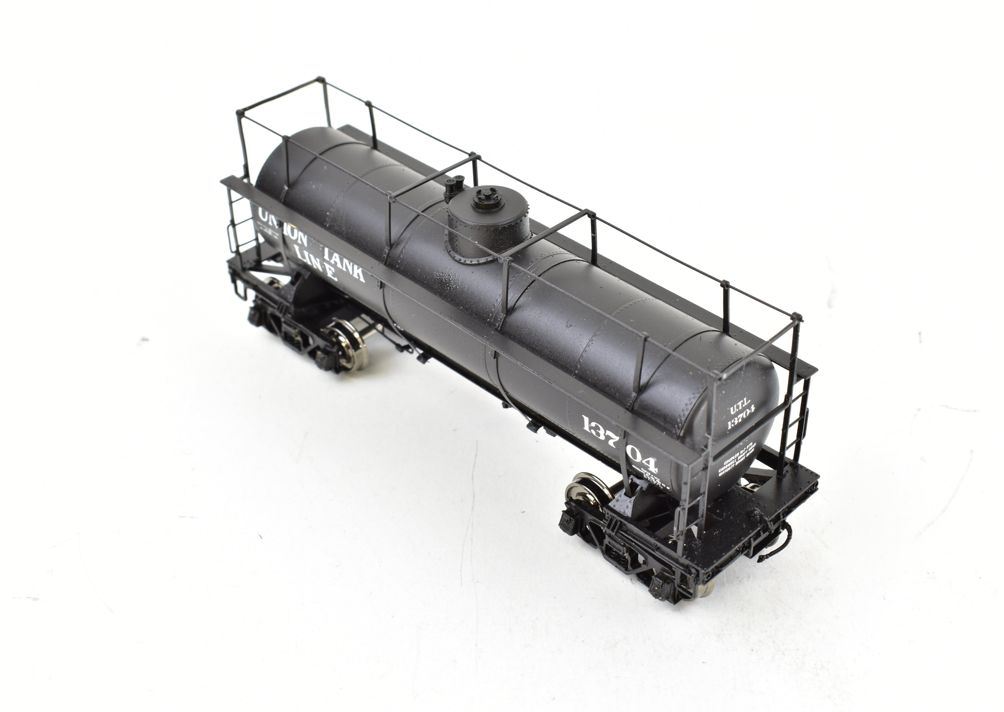 High - Quality HO Scale Brass W&R Union Tank Lines 6000 Gallon High Walkway Tank Car with One Dome CP by W&R Enterprises