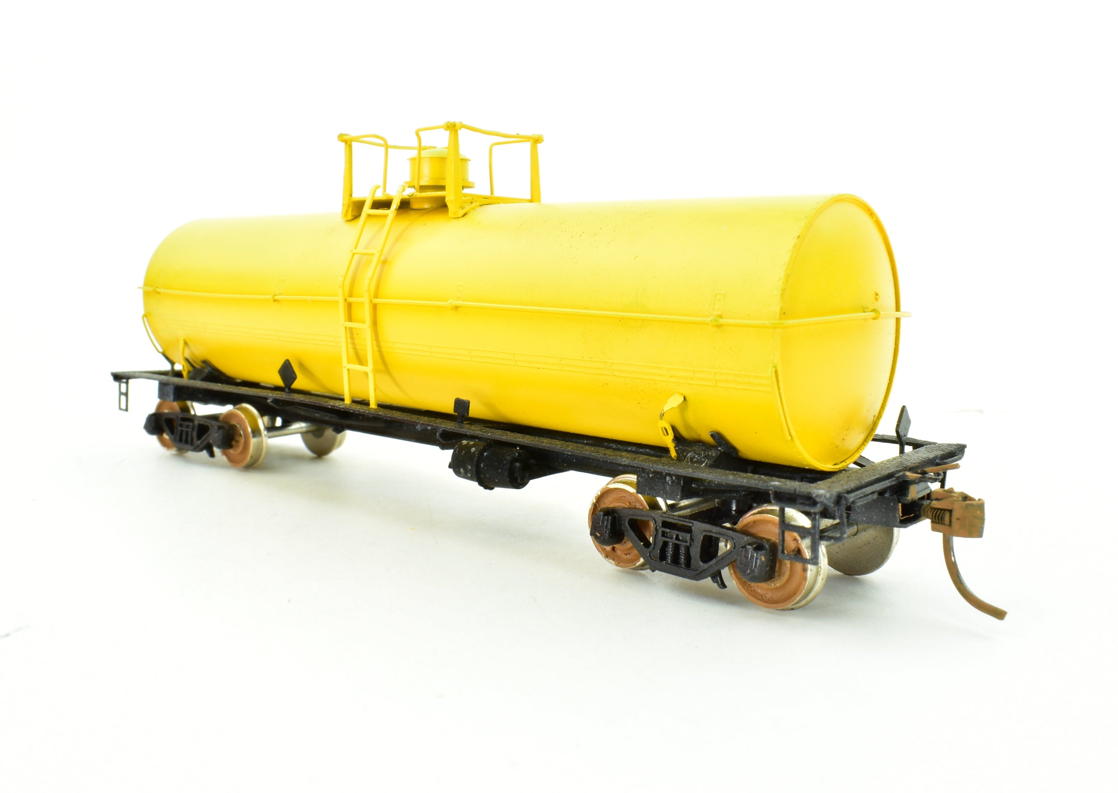 HO Scale Yellow Painted 11,141 Gallon Tank Car by Precision Scale Co.